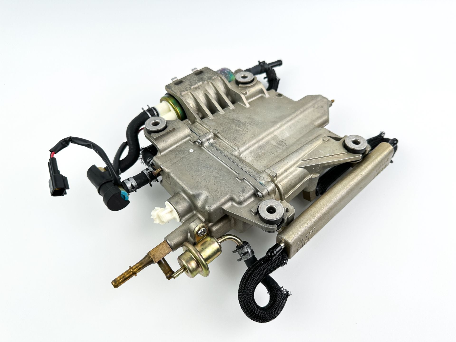 2005 Yamaha 250HP 4 Stroke VST Float Chamber Assembly 6P2-14180-00-00 Cleaned & Tested