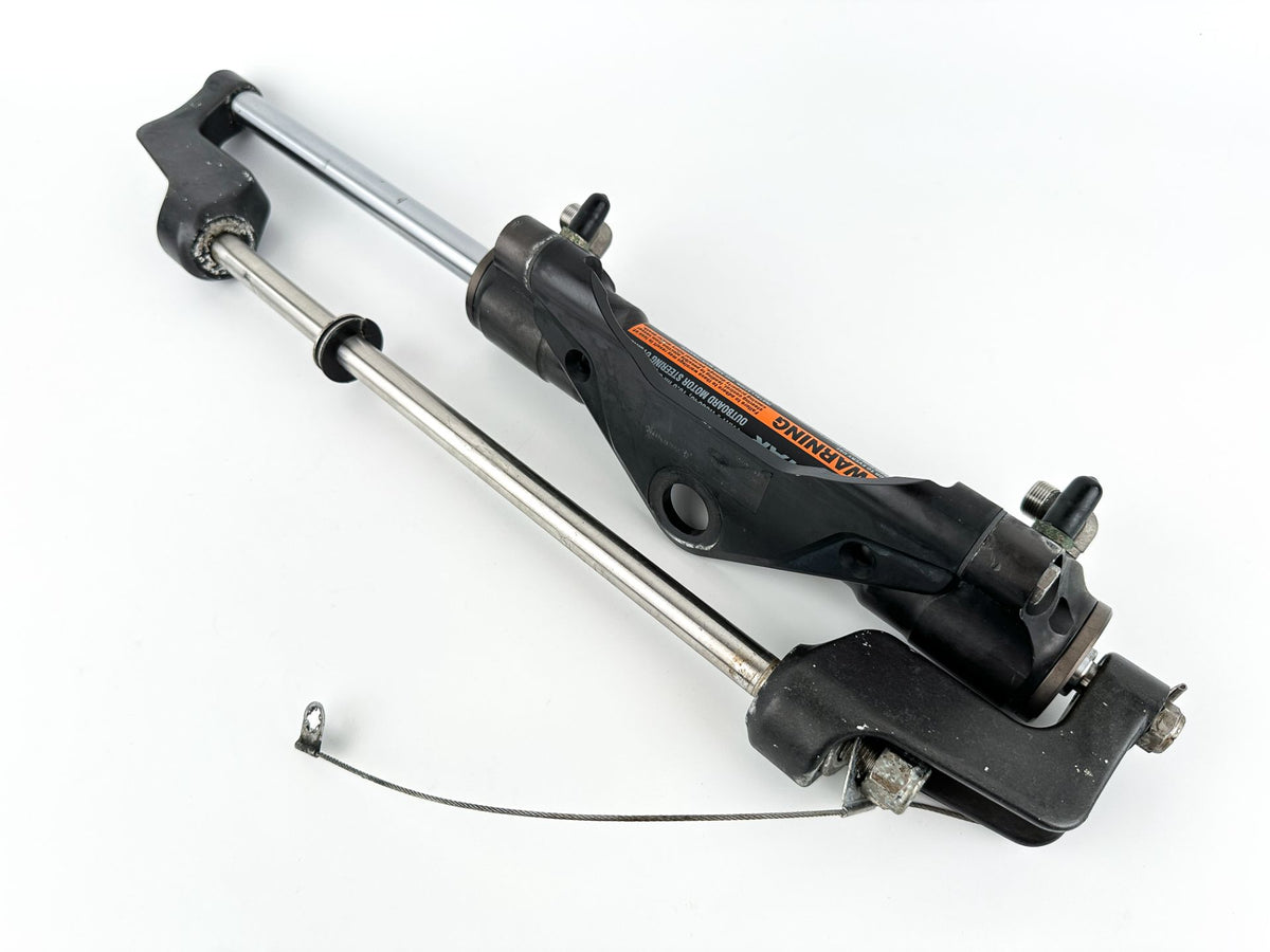 SeaStar Front Mount Outboard Hydraulic Steering Cylinder Assembly Ram HC5345