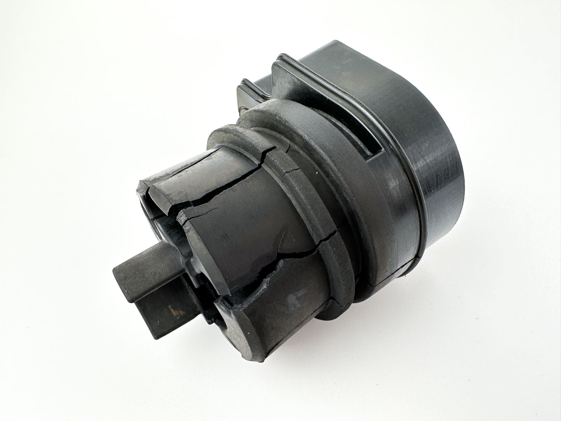 2016 Yamaha 115 HP 4 Stroke Outboard Cable Cover Grommet 6EK-42725-00-00 OEM