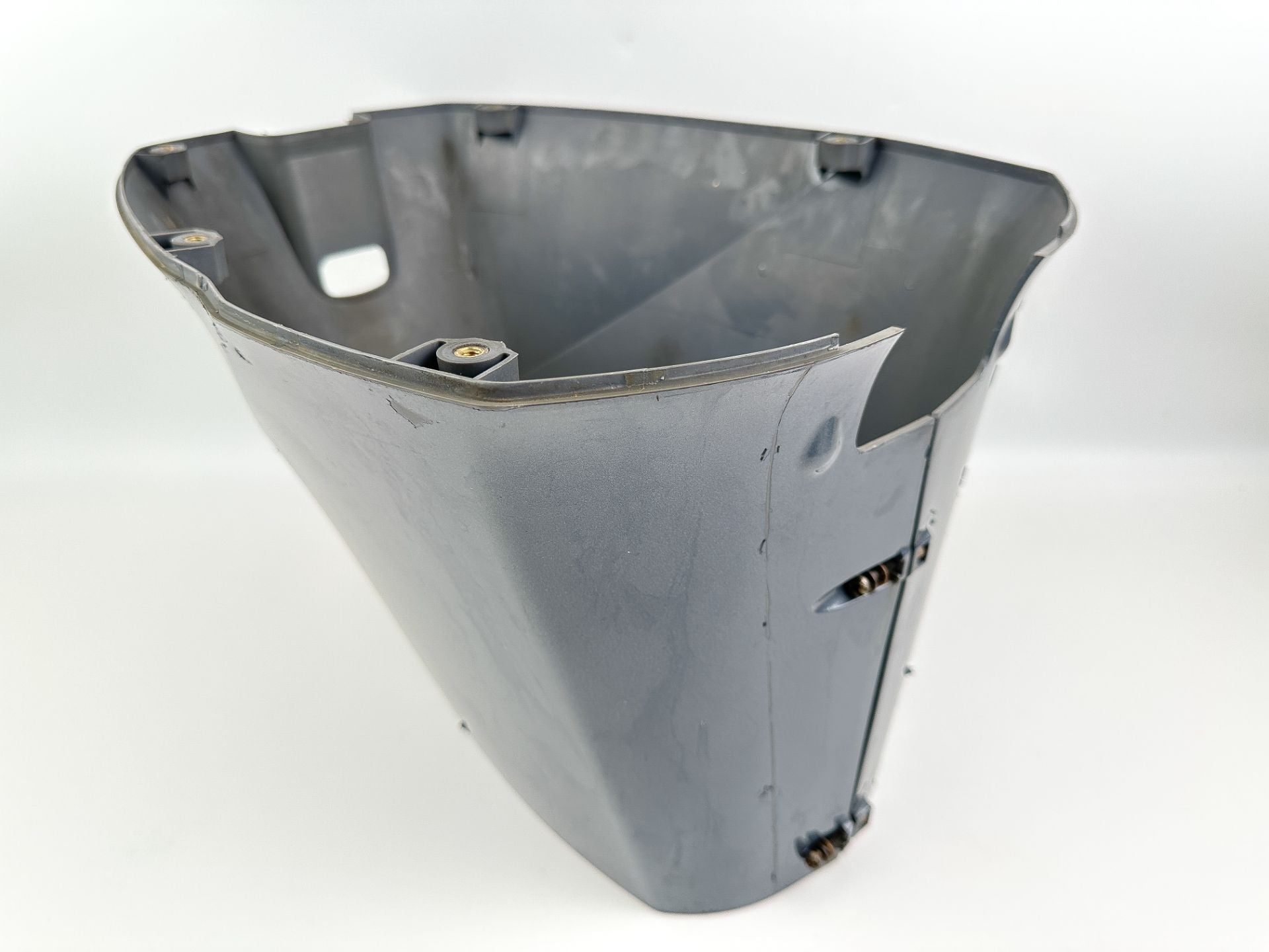 2000 Yamaha 115 HP 4 Stroke Outboard Lower Apron Cover 67F-42741-00-8D OEM