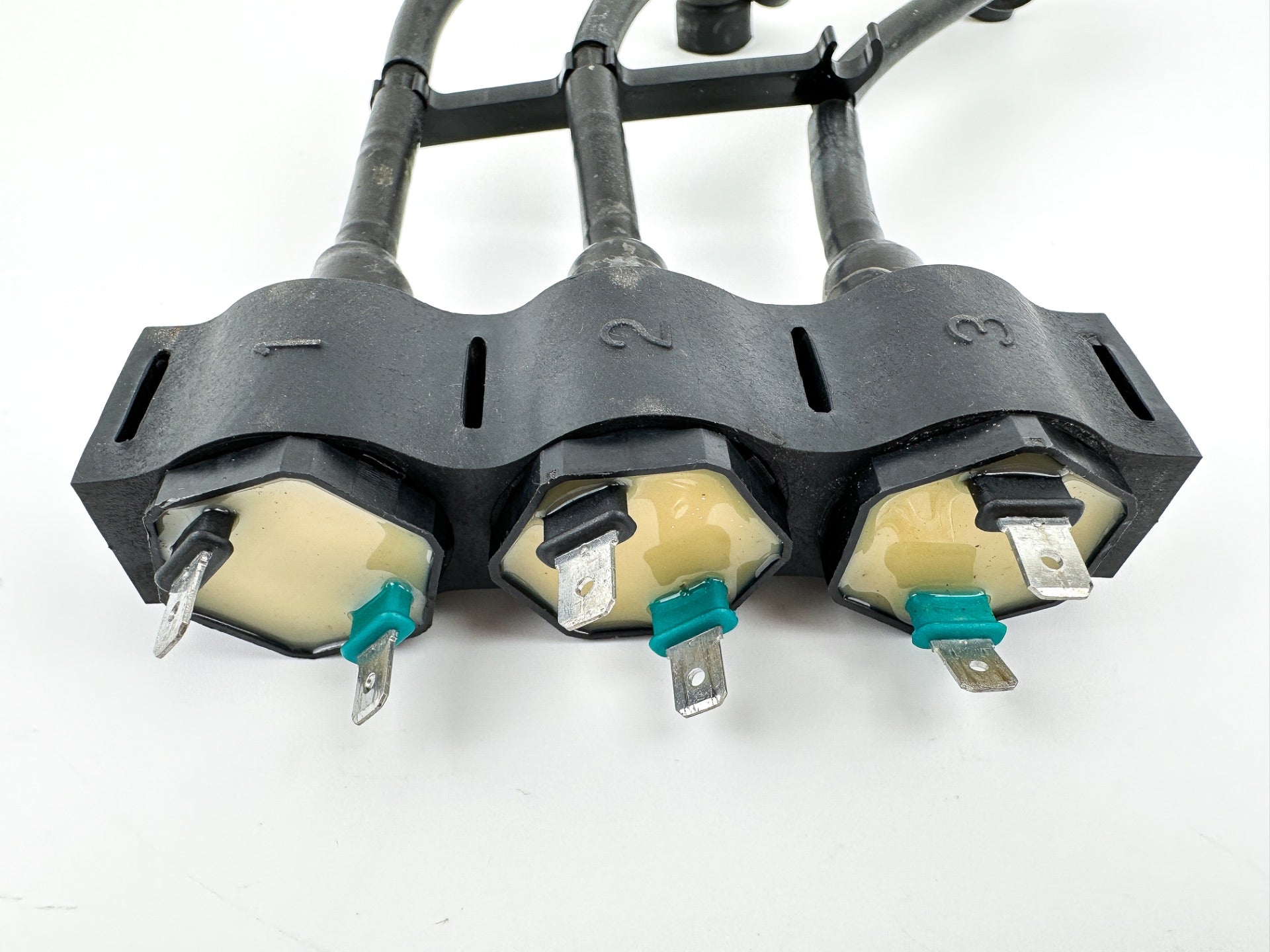 1996 Honda 50 HP 4 Stroke Outboard Ignition Coil Set 30513-ZV5-003 OEM