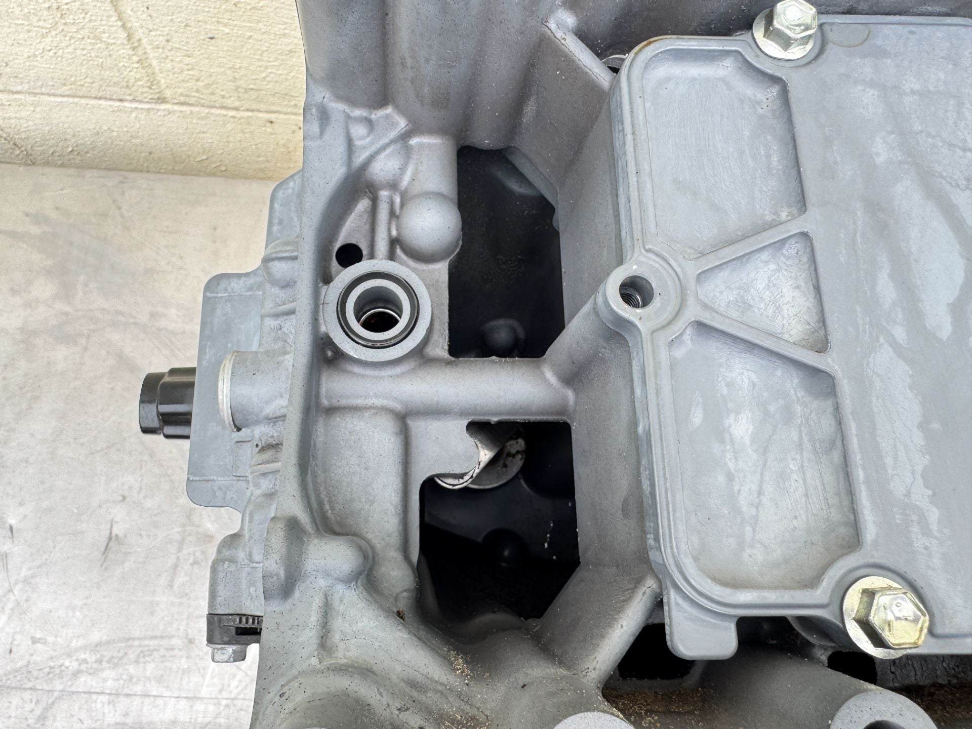 2020 Suzuki 90 HP 4 Stroke Outboard Complete Midsection W/ Swivel Bracket