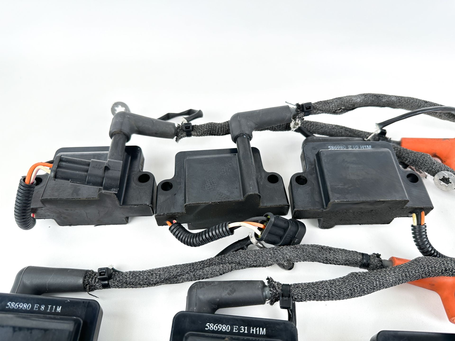2014 Evinrude 200 HP 2 Stroke Outboard Ignition Coil Set 0586980 OEM