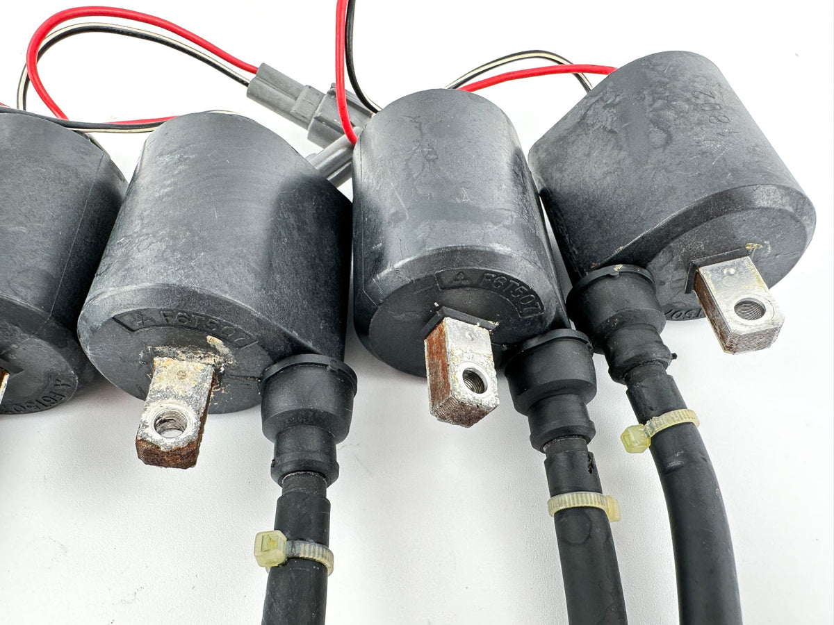2002 Yamaha 200 HP 2 Stroke Outboard Ignition Coil Set 68F-82310-01-00 OEM