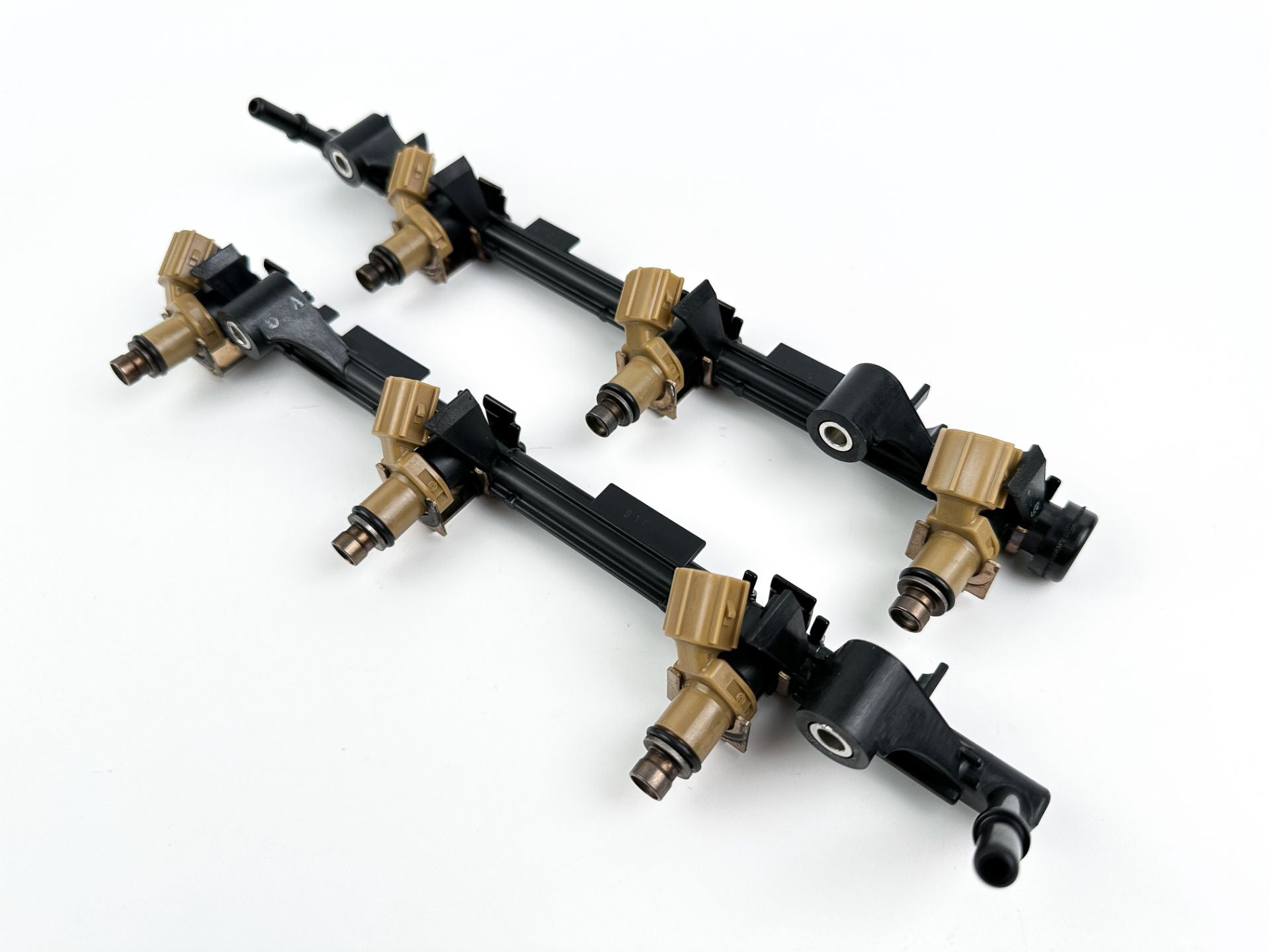 2005 Yamaha 250 HP 4 Stroke Fuel Injector Set W/ Rail 6P2-13761-00-00 Cleaned