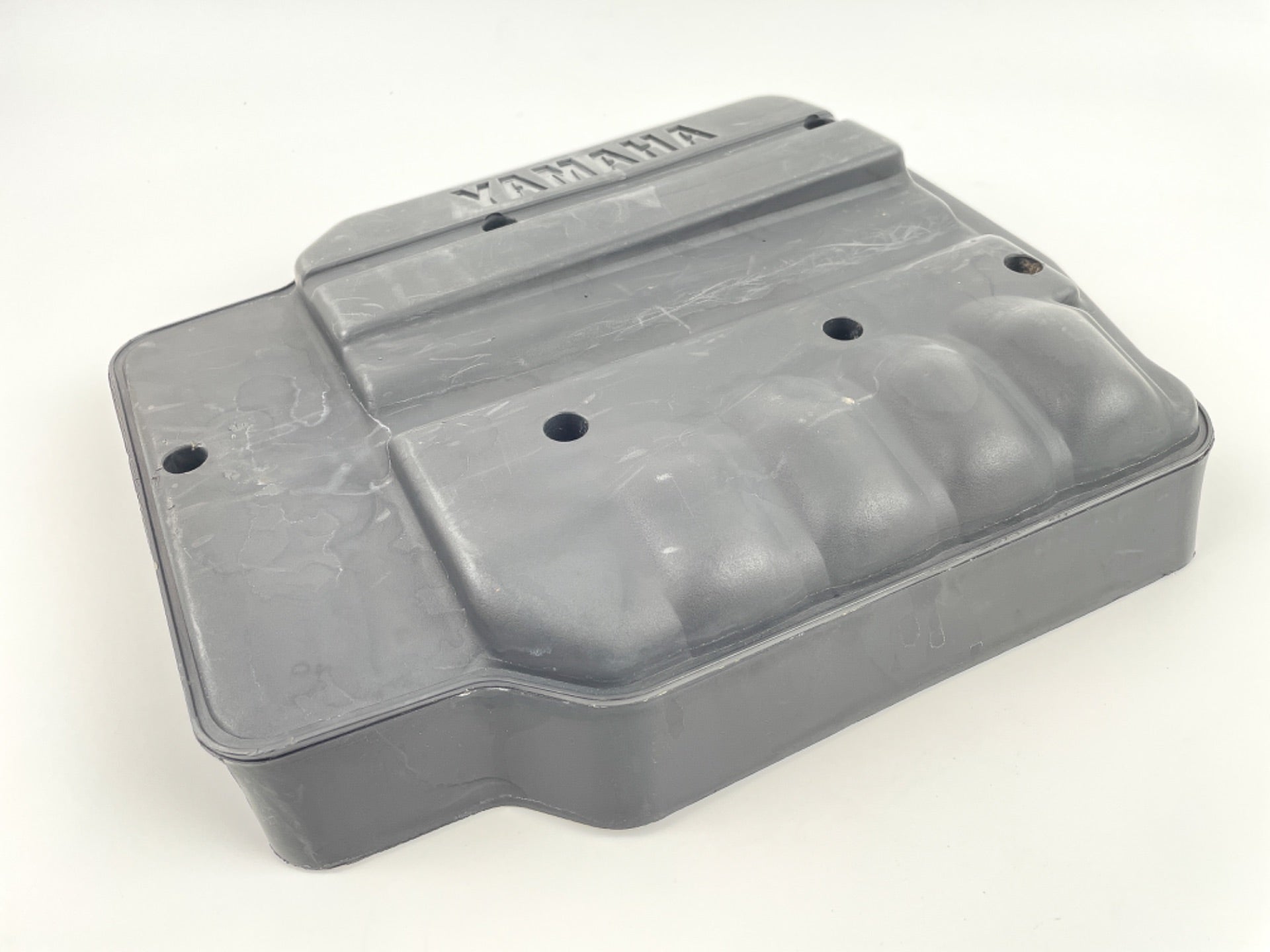 2000 Yamaha 250 HP 2 Stroke Outboard Intake Air Silencer Assembly 65L-14440-00-00 OEM