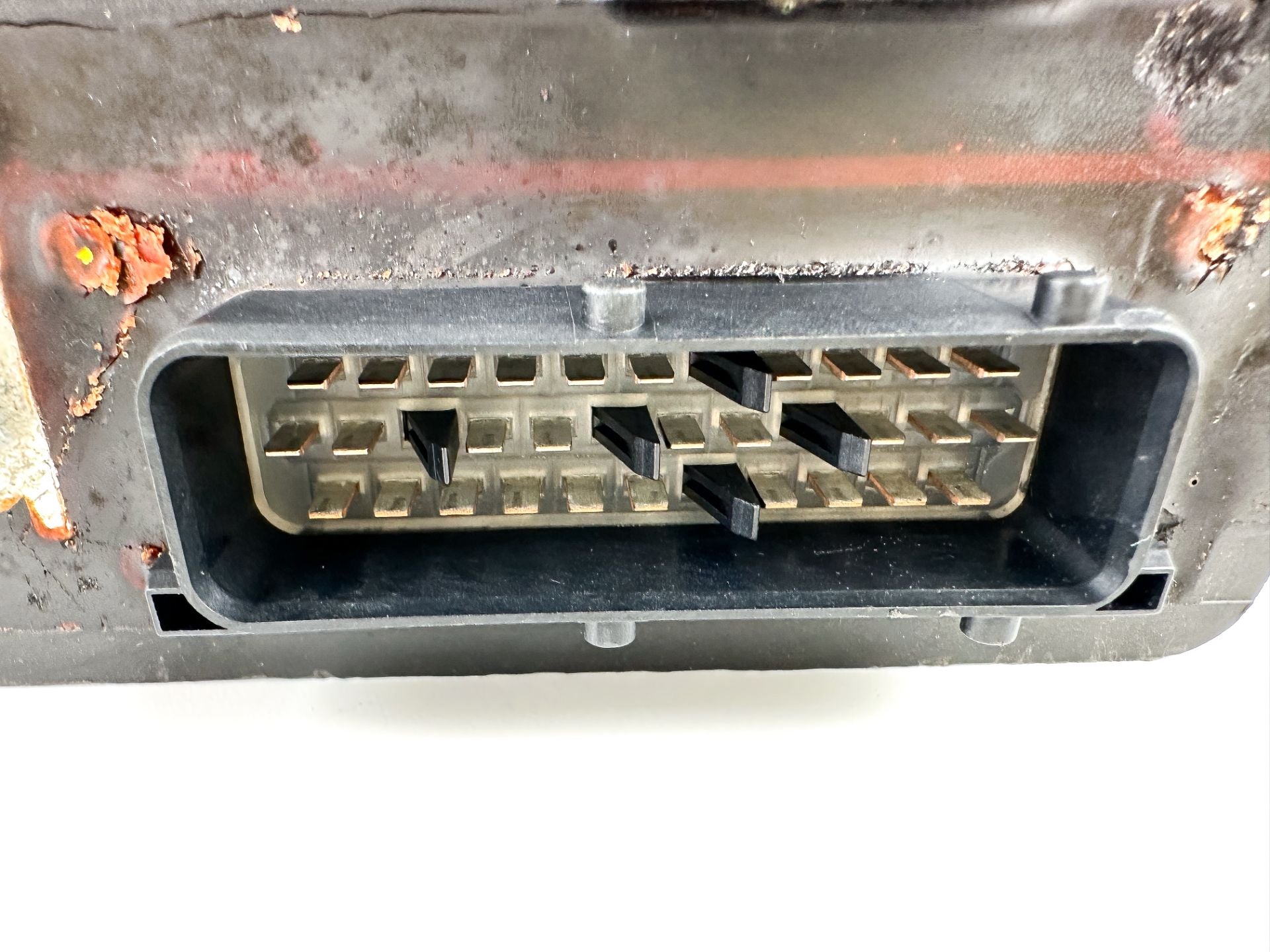 2008 Evinrude 200 HP 2 Stroke Etec Engine Control Module Unit EMM 0586982 Damaged