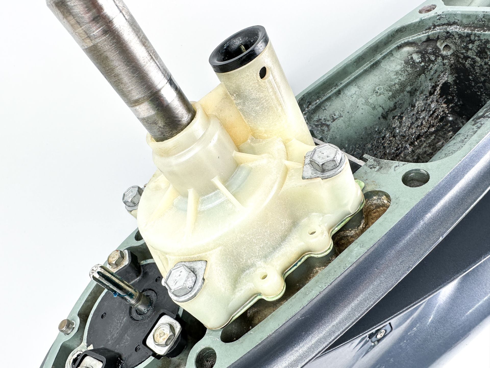 2000-2015 Yamaha 115HP 4 Stroke 20" Long Lower Unit Gear Case Ready To Install