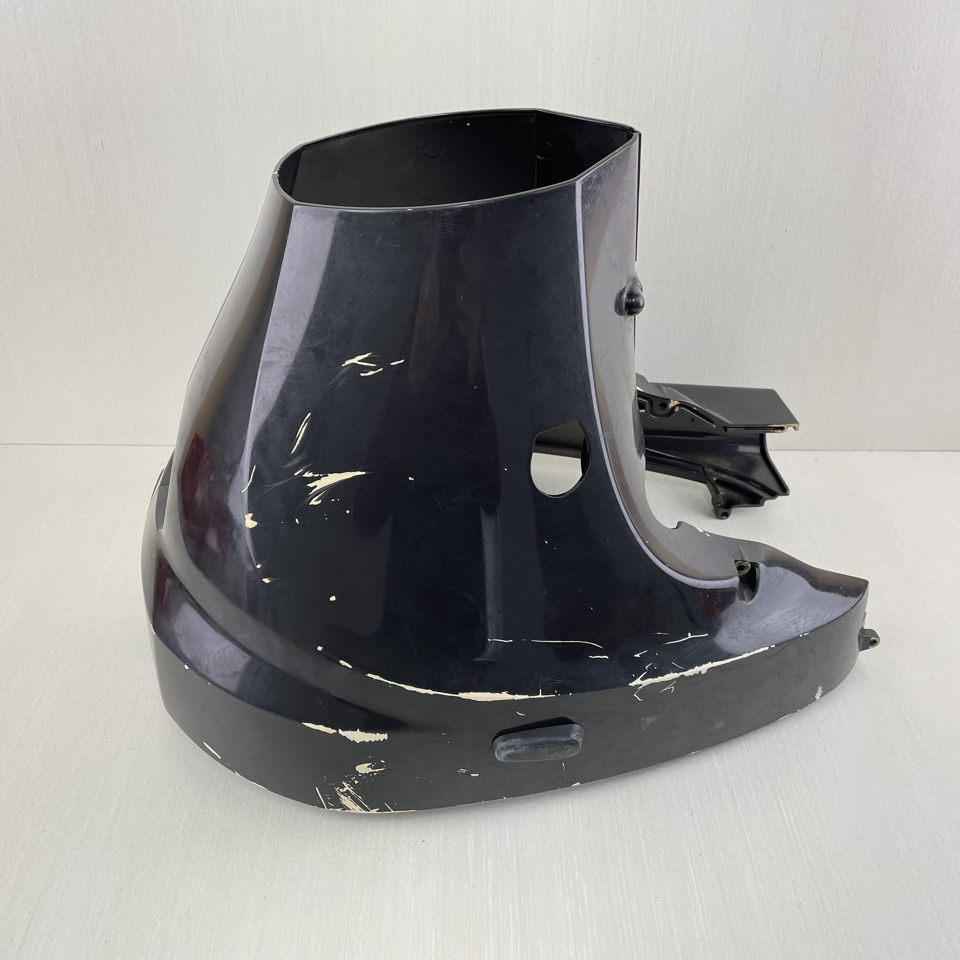 2011 Suzuki DF 25 HP 4 Stroke Twin-V Lower Cowling Set Left Right