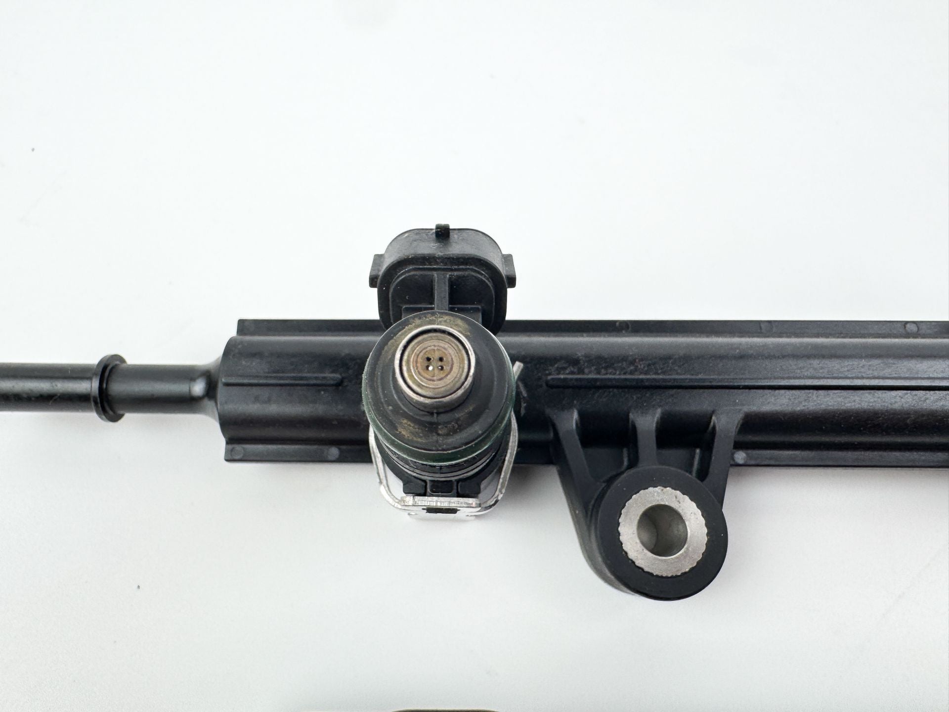 2012 Yamaha 300 HP 4 Stroke Outboard Fuel Injector Set W/ Rail 6CB-13161-00-00 OEM