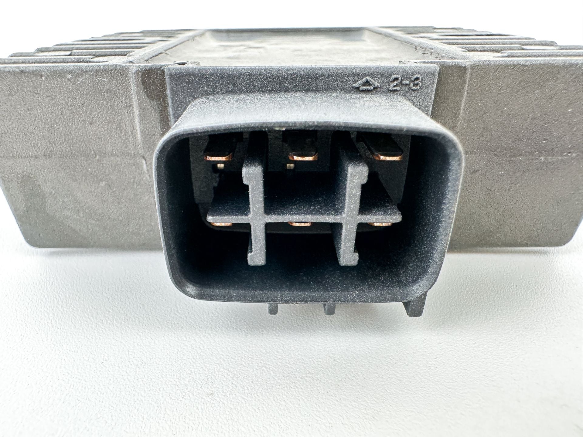 2005 Yamaha 115 HP 4 Stroke Outboard Rectifier & Regulator 68V-81960-00-00 OEM