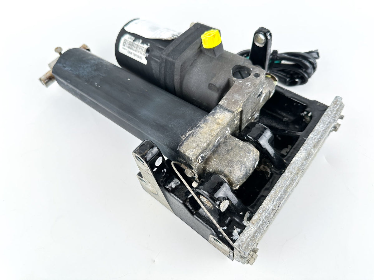Mercury 70 90 115 120 125 HP Power Tilt and Trim Assembly 8M0090335