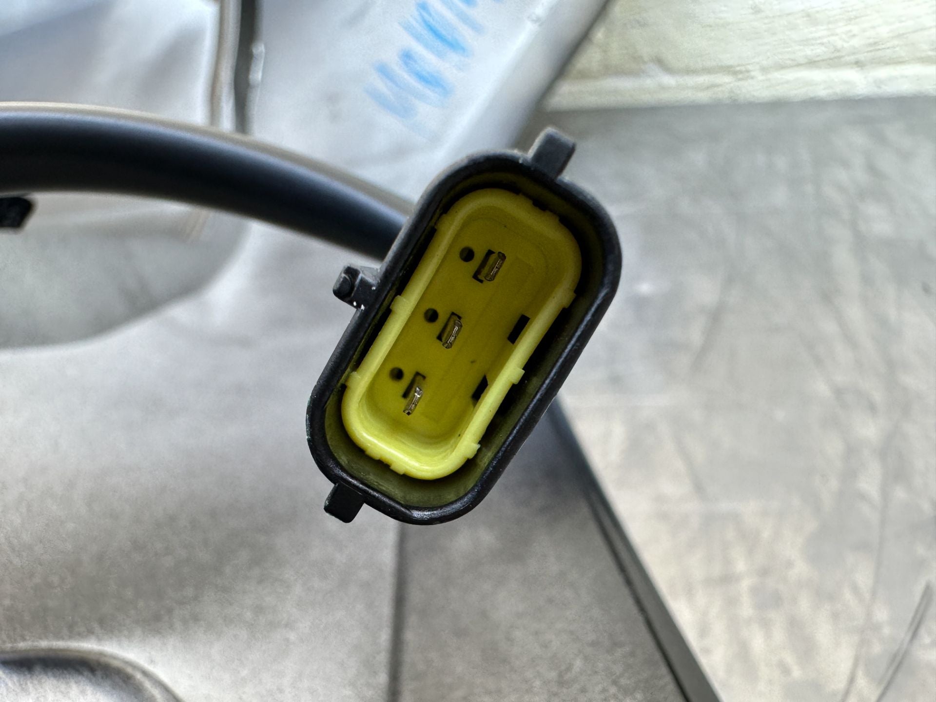 2020 Mercury 90 HP 4 Stroke Outboard Lower Apron Cowling Port 8M0088280 OEM