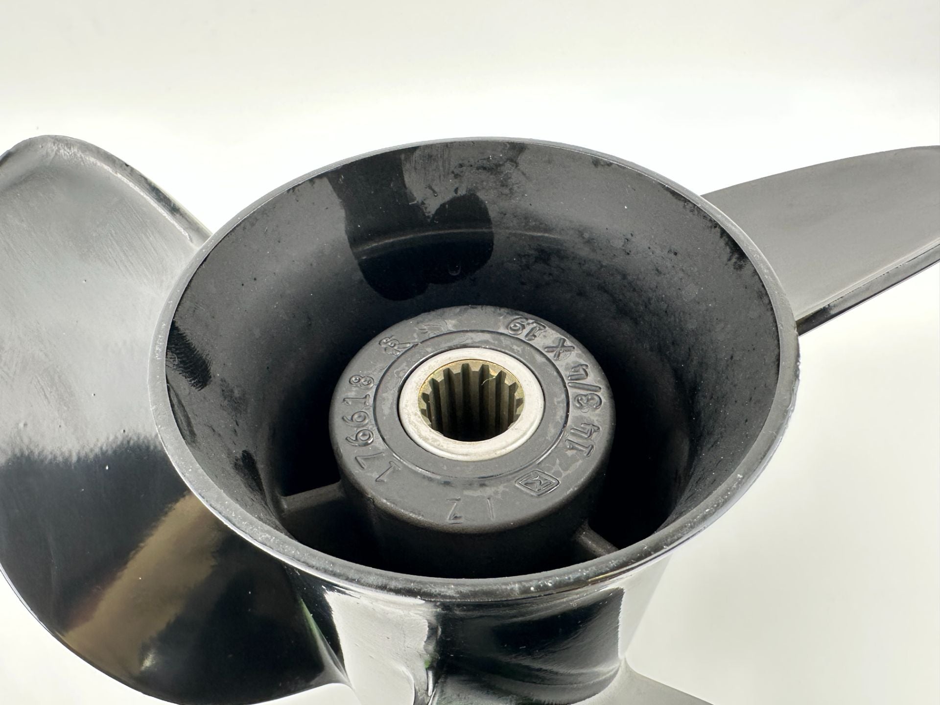Johnson Evinrude SST Prop 14 3/4 x 19P LH Counter 176618