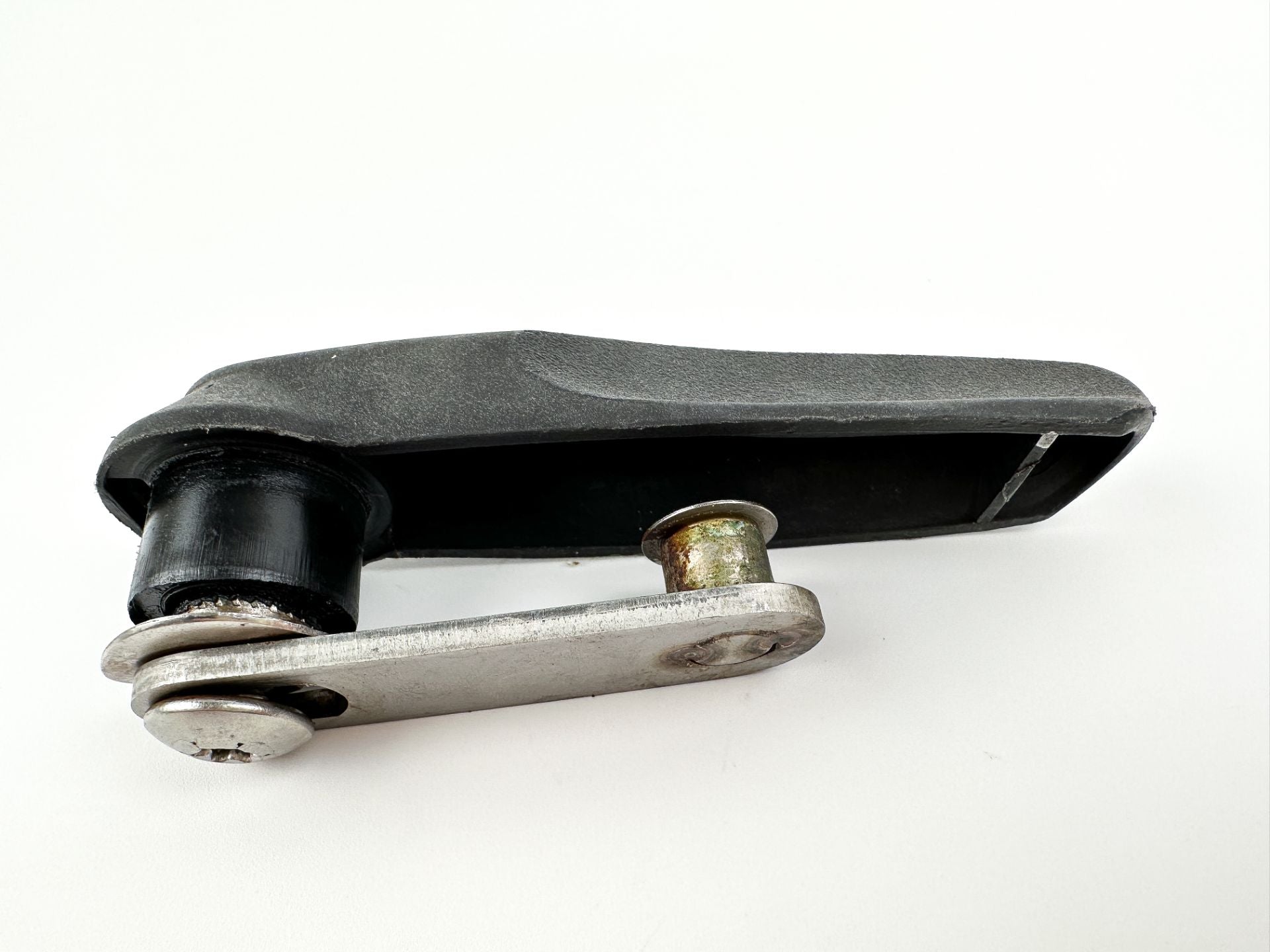 5005291 Evinrude Etec 40 50 60 75 90 2 Stroke Cowling Latch Handle