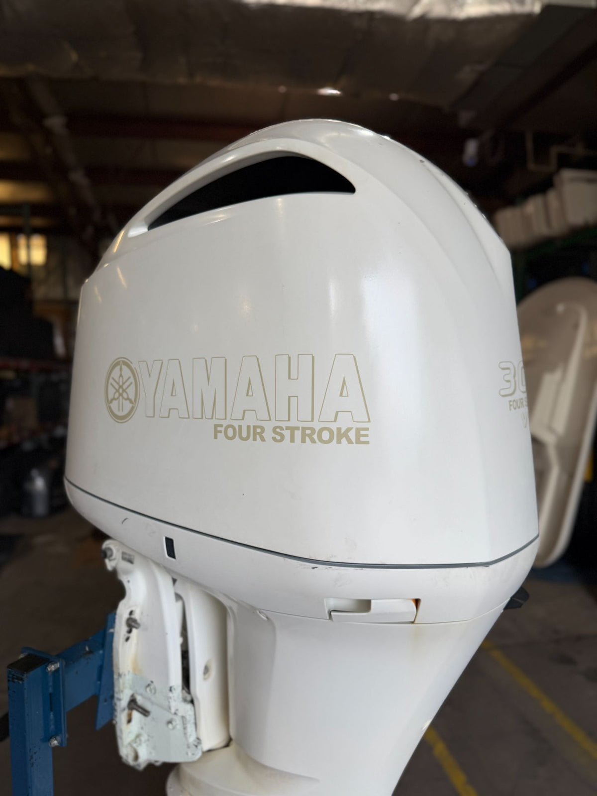 2014 Yamaha F300 300HP 4 Stroke Outboard Engine W/ 25" Shaft 1110 Hours