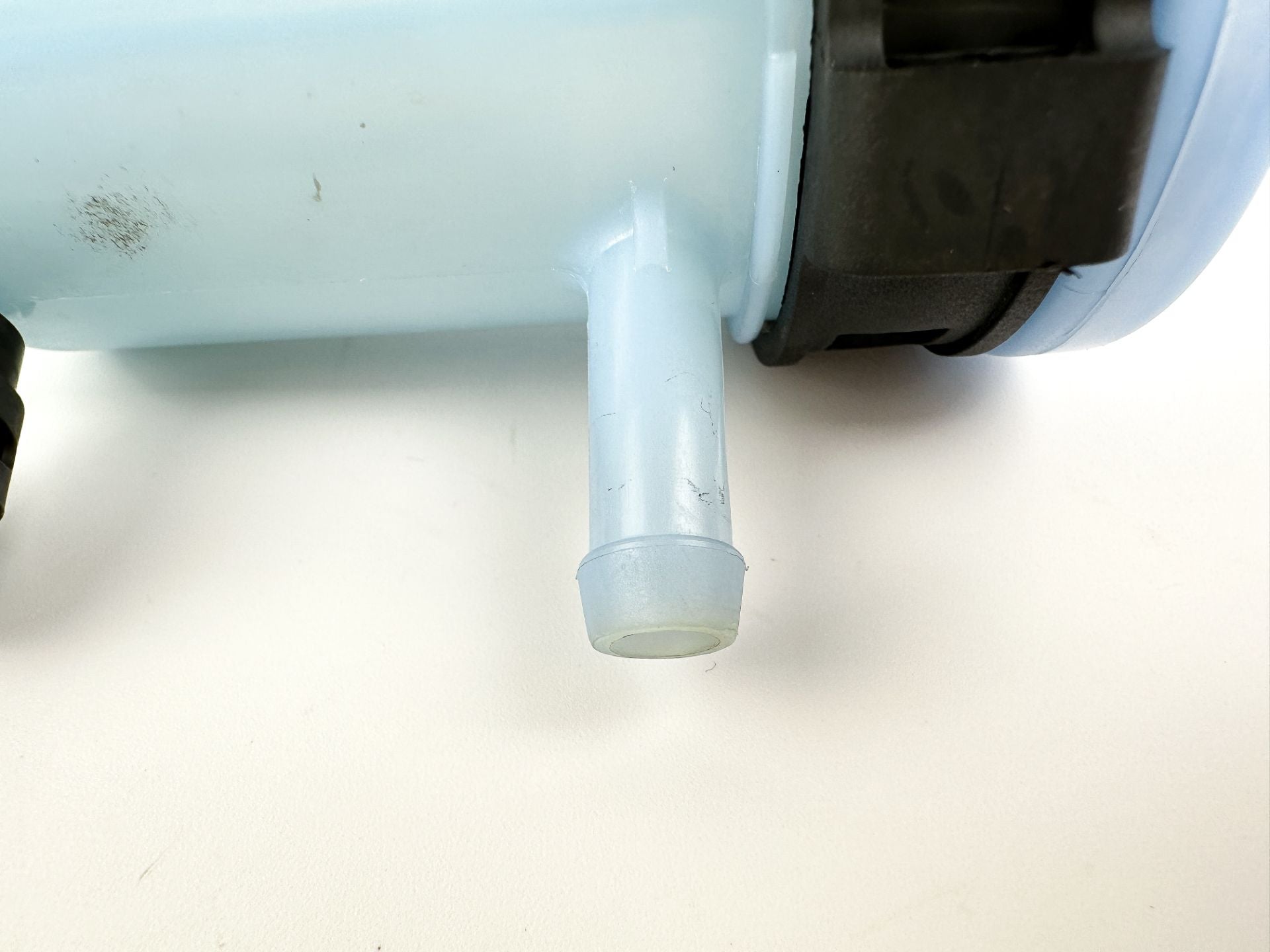 2016 Suzuki 175 HP 4 Stroke Outboard Fuel Filter Assembly 15410-96J00 OEM