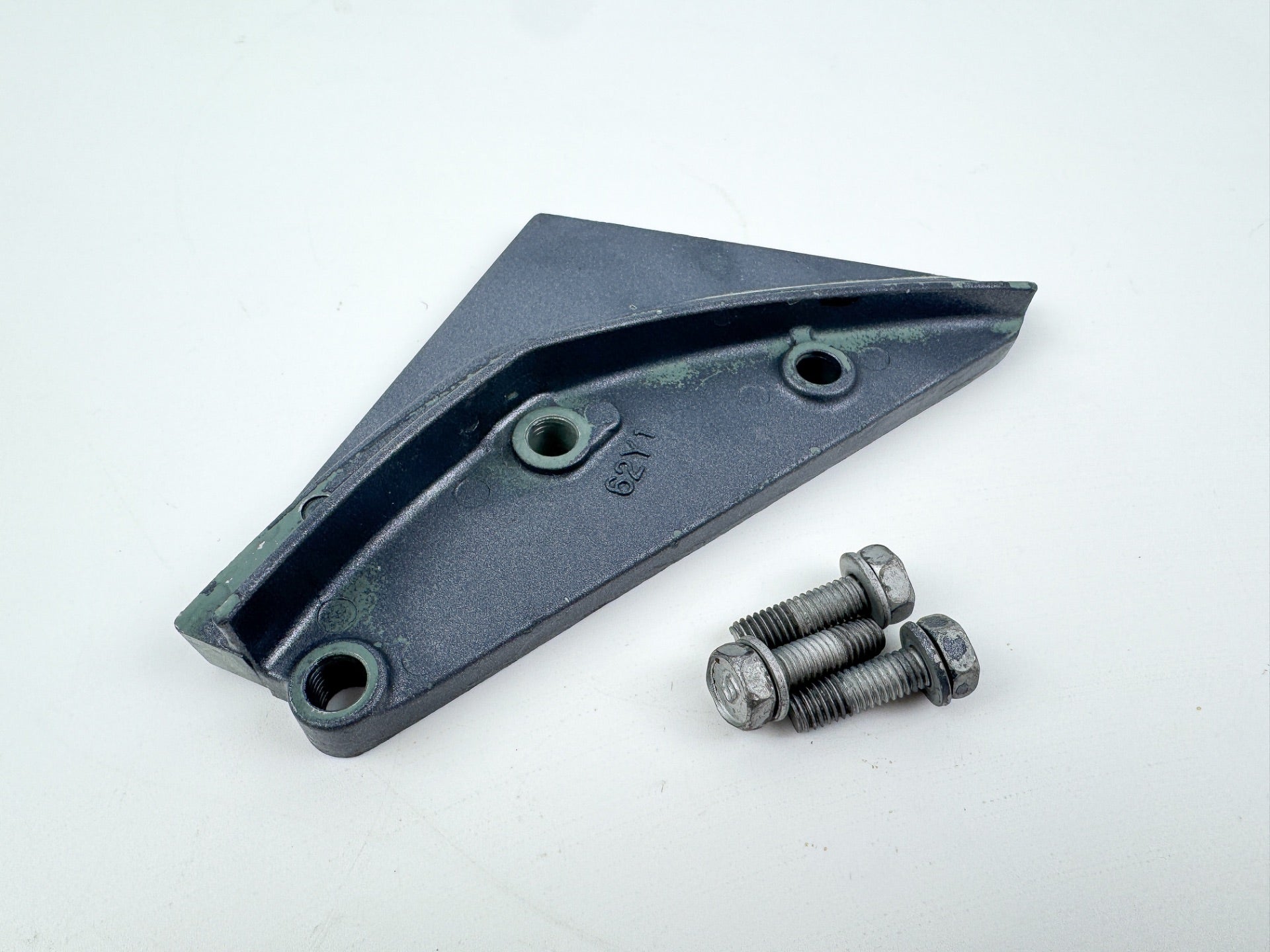 62Y-42738-01-8D Yamaha 1998 - 2004 50HP 4 Stroke Outboard Cable Cover Plate Fitting