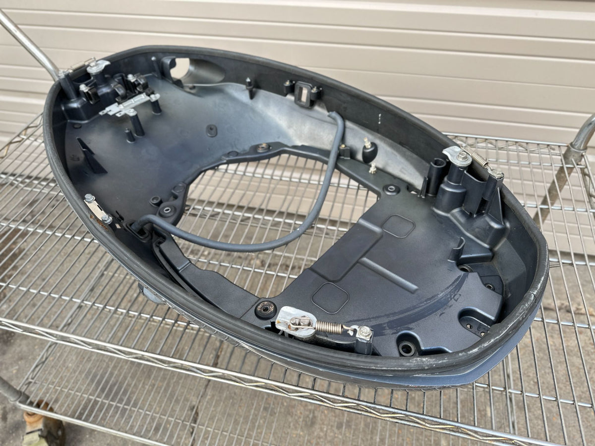 2014 Yamaha 200 HP 4 Stroke Outboard Bottom Cowling Pan 6DA-42710-00-8D OEM