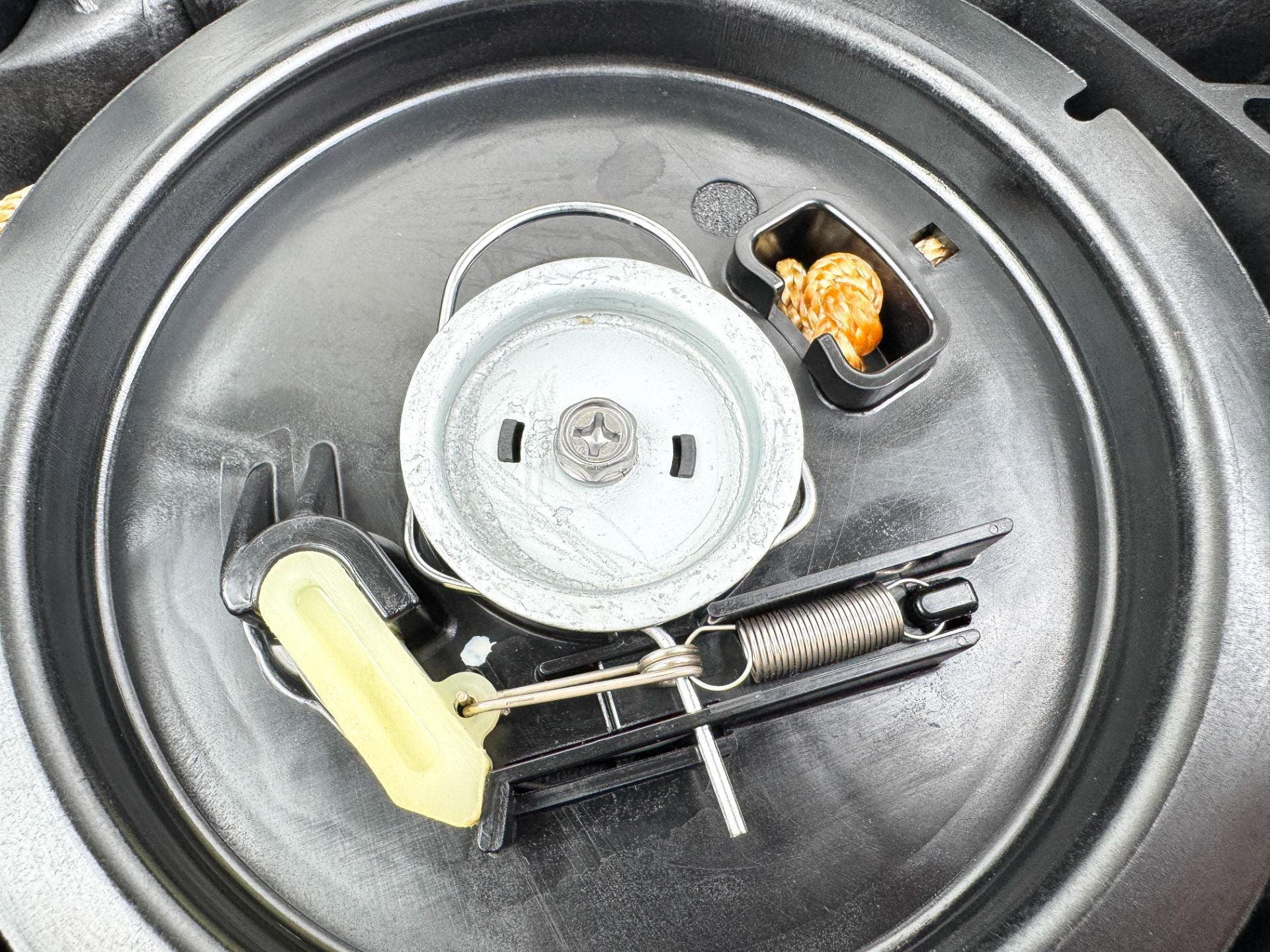 2007 Mercury 25 HP 4 Stroke Outboard Rope Pull Starter 898103T13 OEM