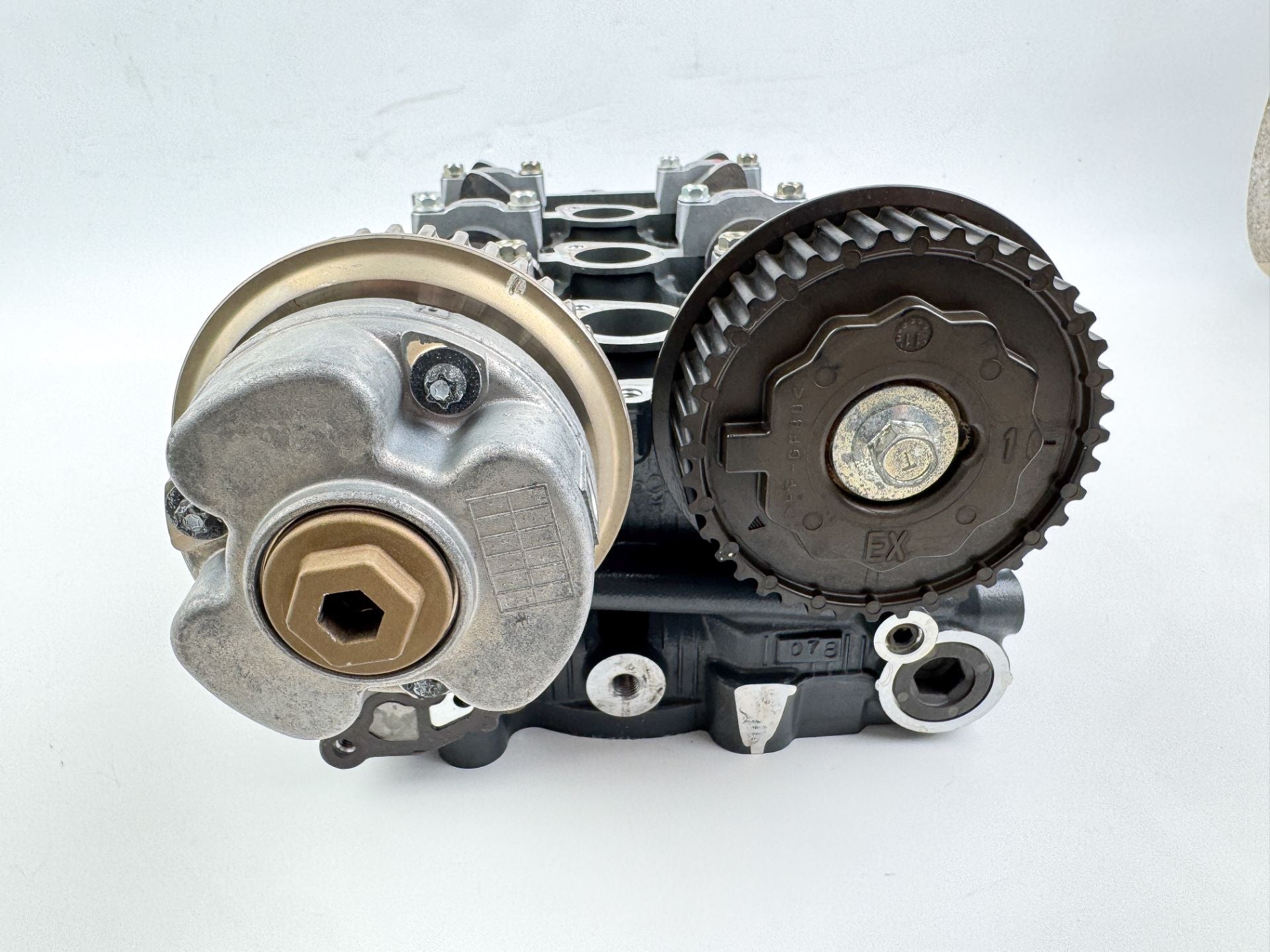 2012 Yamaha 300 HP 4 Stroke Outboard Starboard Cylinder Head 6CE-W009A-00-9S OEM