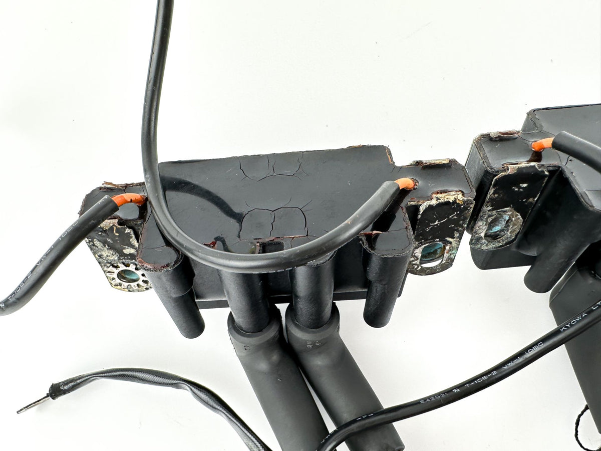 2005 Evinrude 200 HP 2 Stroke Outboard Ignition Coil Set 0586854 OEM