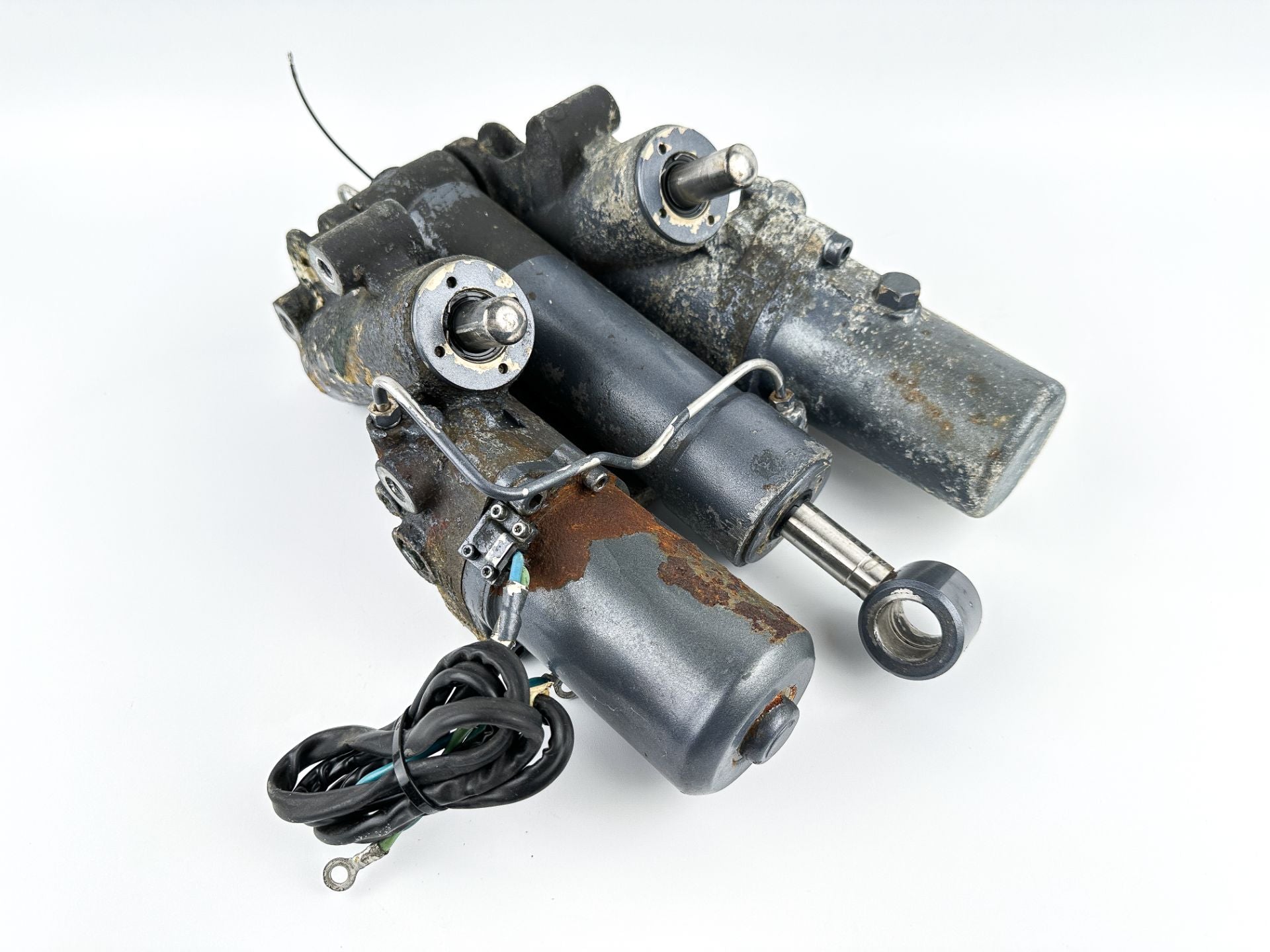 02-18 Yamaha 200 225 250 300 HP 4 Stroke Outboard Power Trim Tilt Unit
