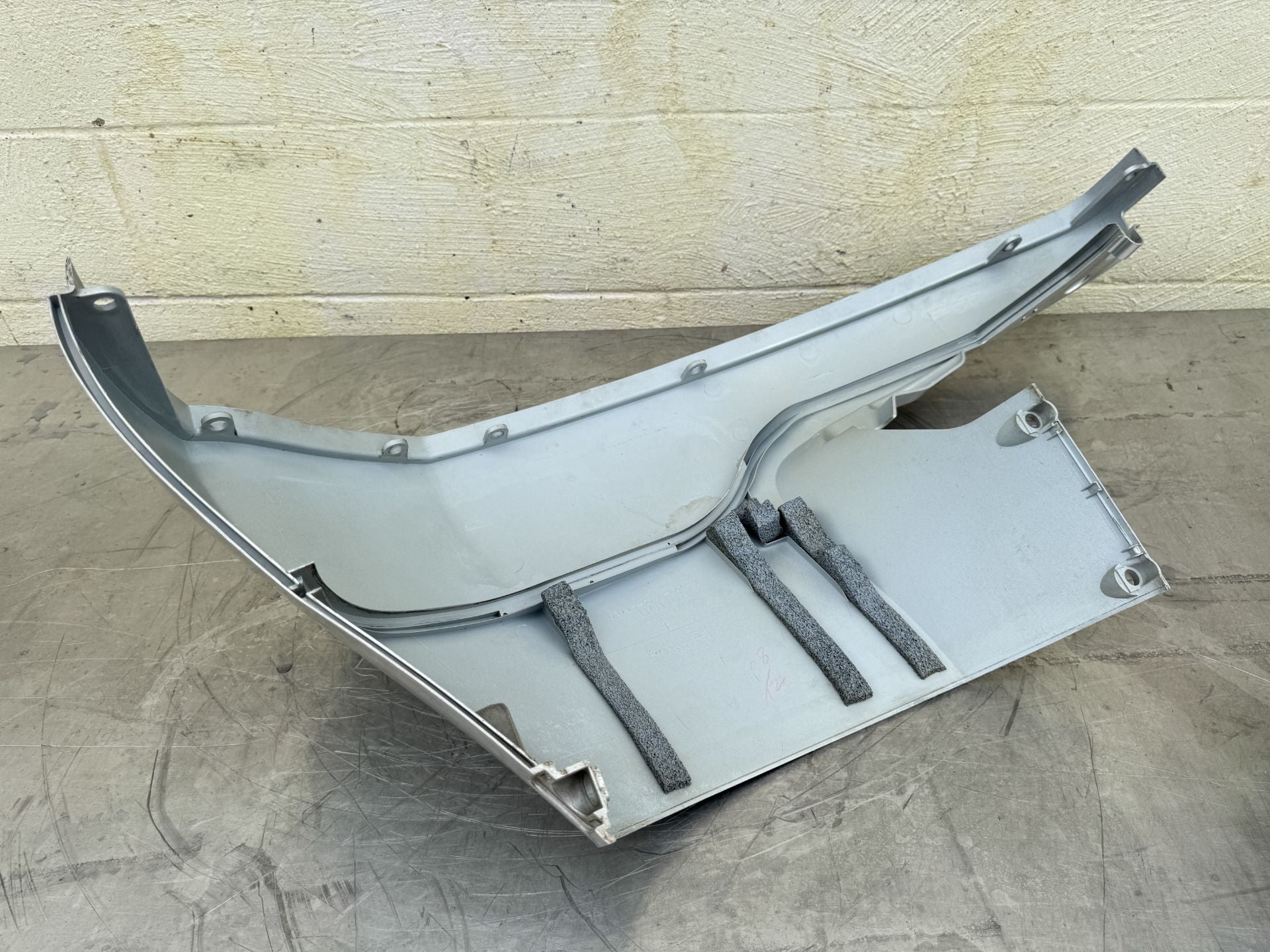 2007 Honda 200 HP 4 Stroke Outboard Lower Apron Cowling Port 63715-ZY3-040ZA OEM