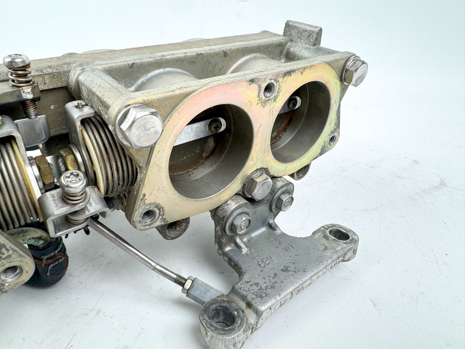 2005 Yamaha 115 HP 4 Stroke Outboard Intake Manifold & Throttle Body OEM