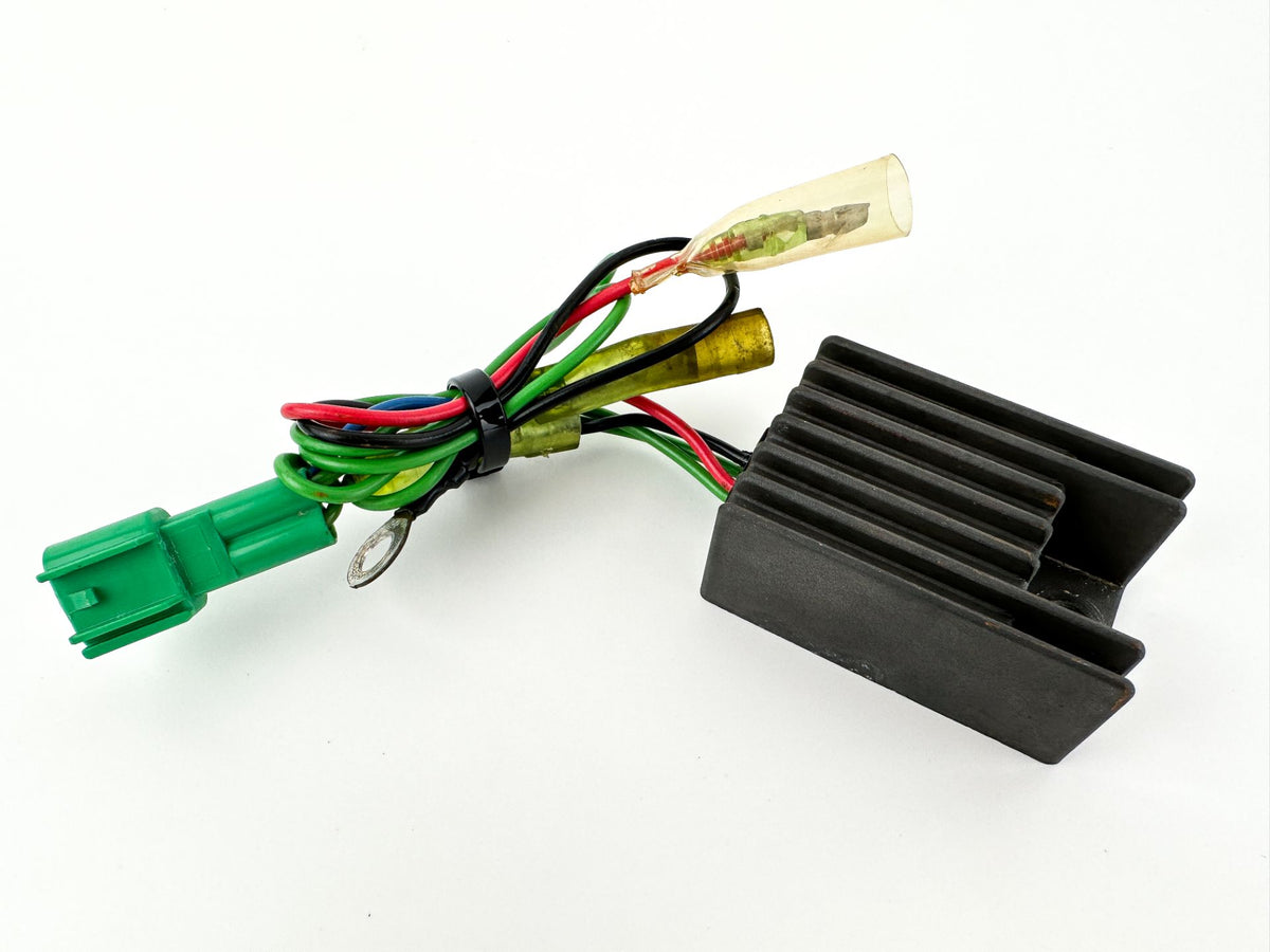 2003 Yamaha 70 HP 2 Stroke Outboard Rectifier & Regulator 6H2-81960-10-00 OEM