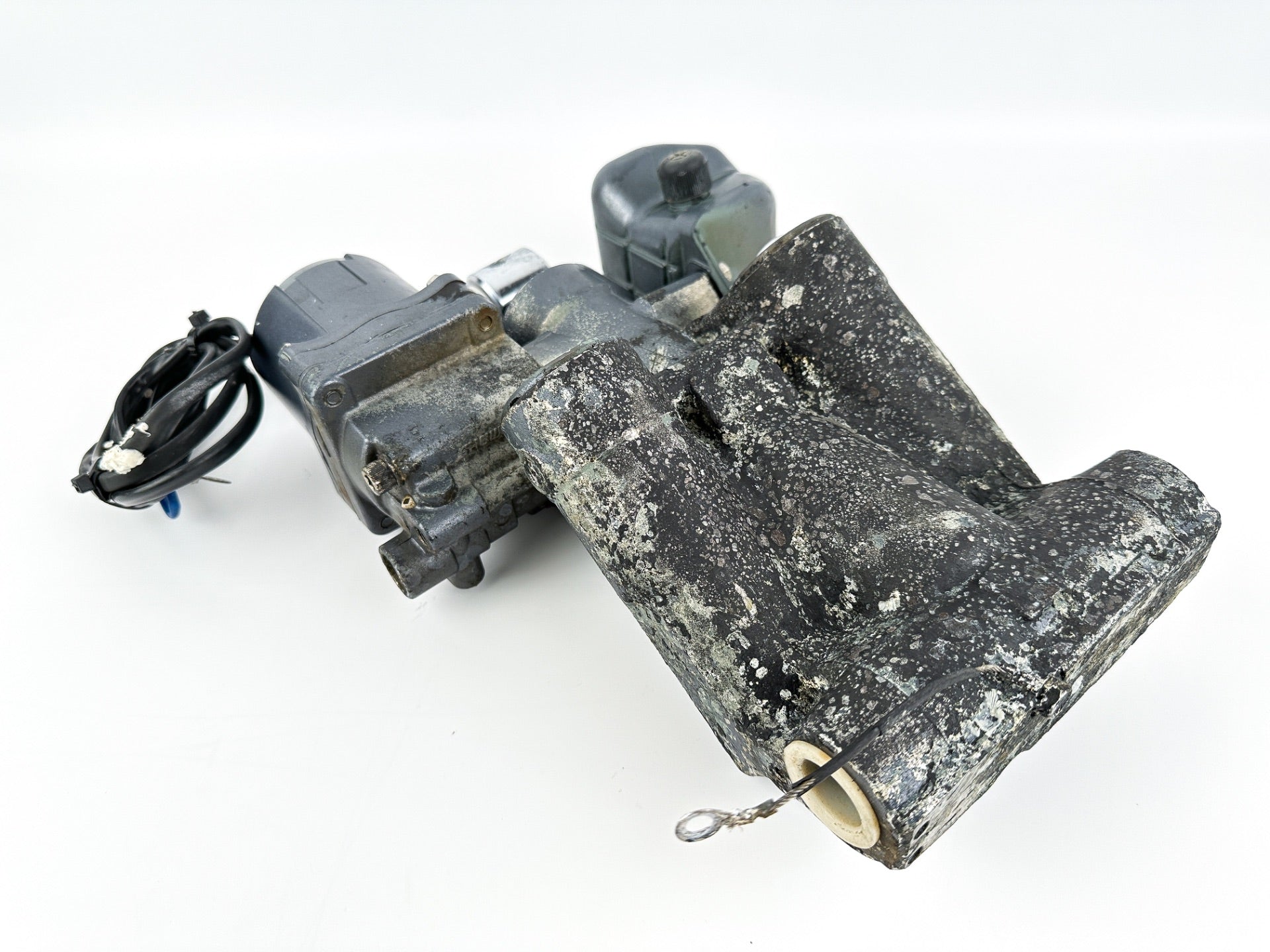 2001 Yamaha 200 HP 2 Stroke Outboard Power Trim Tilt Unit 68F-43800-00-4D OEM