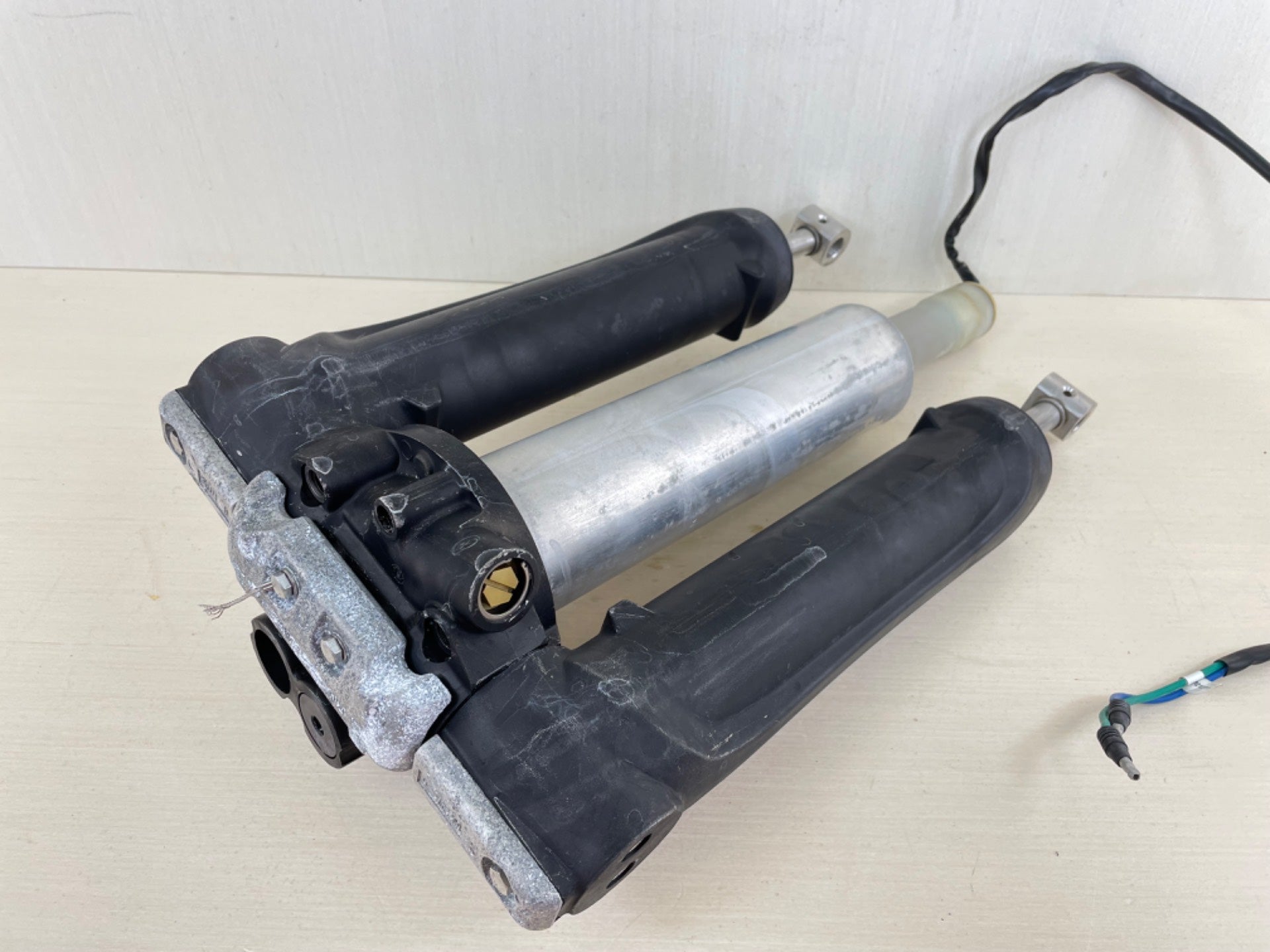 Mercury 200 225 250 275 300 HP Verado Trim Cylinder Setup Assembly
