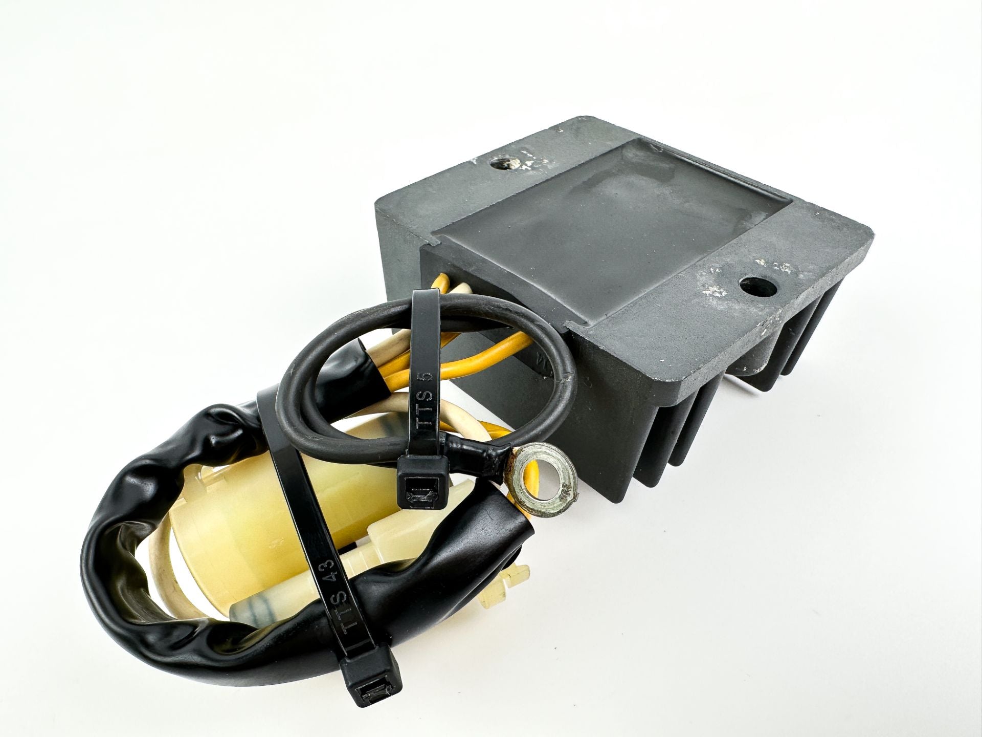 2000 Suzuki 70 HP 4 Stroke Outboard Rectifier & Regulator 32800-92E20 OEM