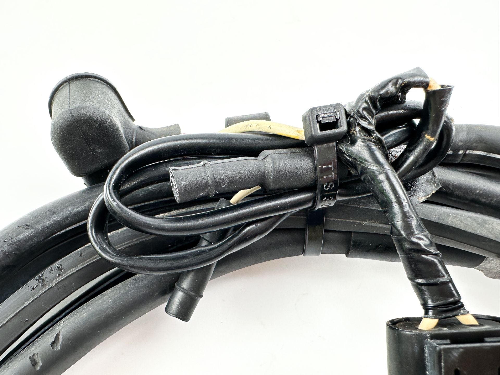 2003 Honda 50 HP 4 Stroke Outboard Battery Cables 32410-ZV5-820 OEM