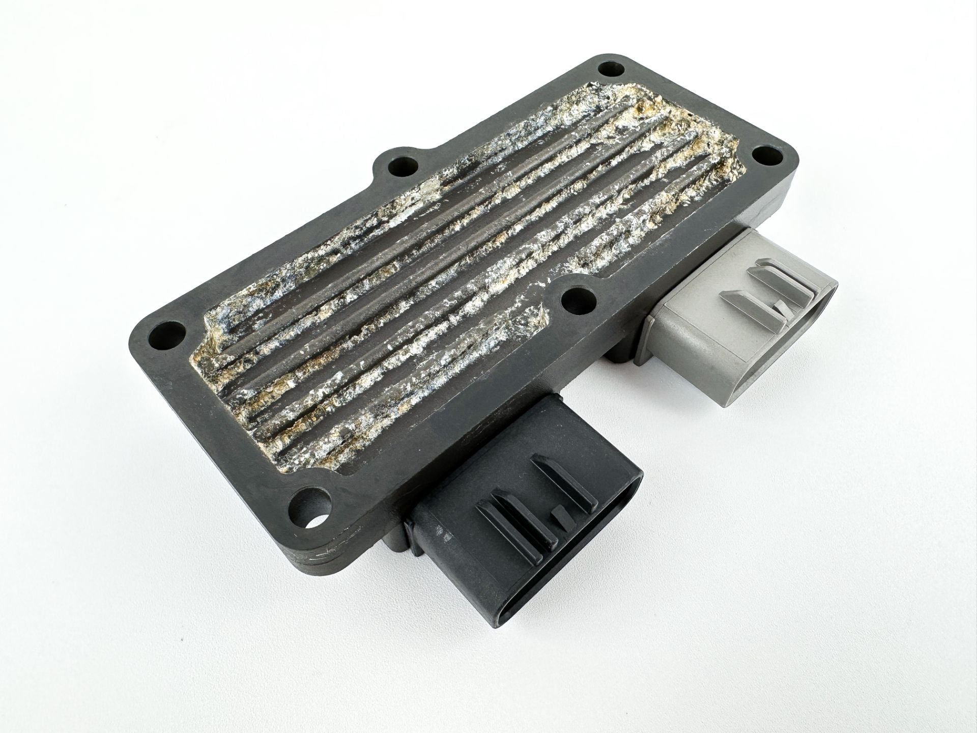 2018 Suzuki 200 HP 4 Stroke Outboard Rectifier & Regulator 32800-96J00 OEM