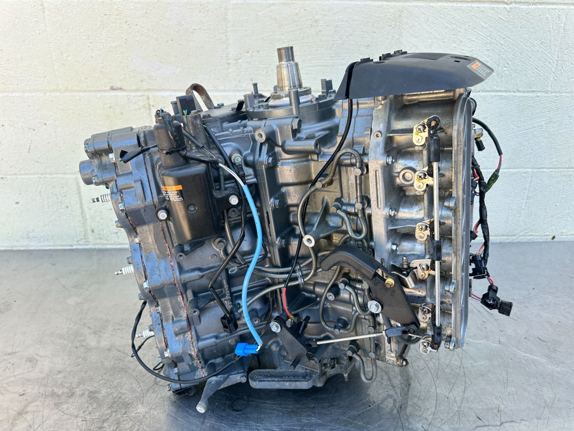 1999 Yamaha 200HP OX66 2 Stroke Outboard Powerhead 67H-15100-00-94 OEM