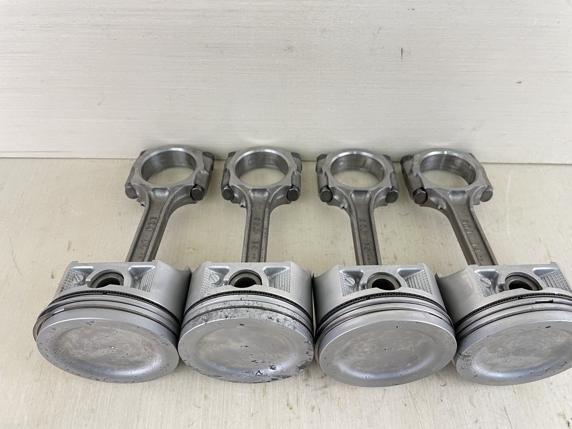 2003 Suzuki 115HP 4 Stroke Outboard Piston & Connecting Rod Set