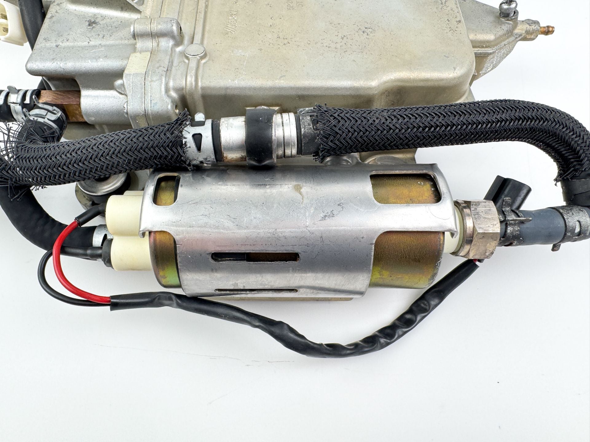 2006 Yamaha 250 HP 4 Stroke Outboard VST Float Chamber Assembly 6P2-14180-01-00 OEM