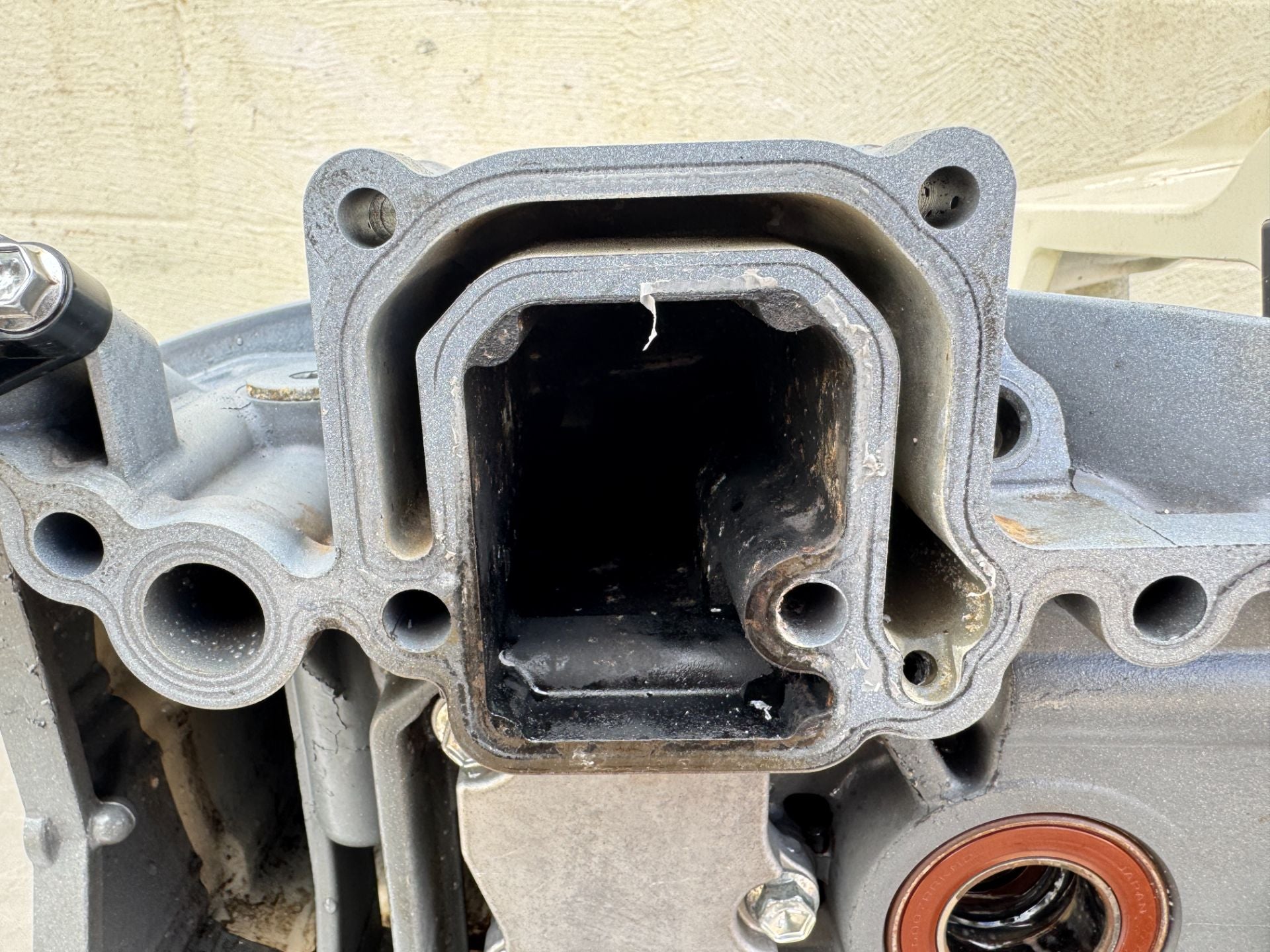 2019 Suzuki 140 HP 4 Stroke Outboard Complete Midsection & Swivel Bracket XL