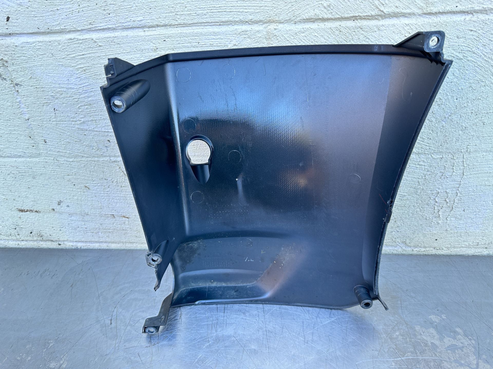 2016 Suzuki 175 HP 4 Stroke Outboard 25" XL Cowling Set Oil Pan Cover