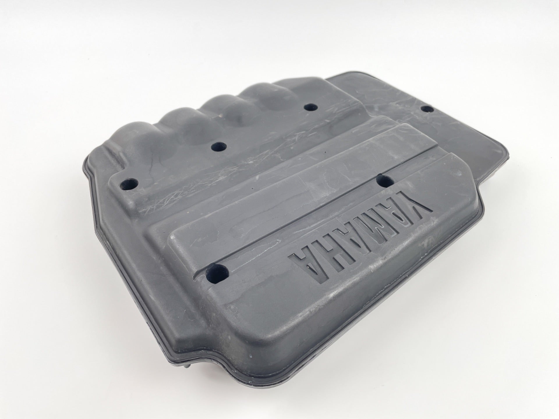 2000 Yamaha 250 HP 2 Stroke Outboard Intake Air Silencer Assembly 65L-14440-00-00 OEM