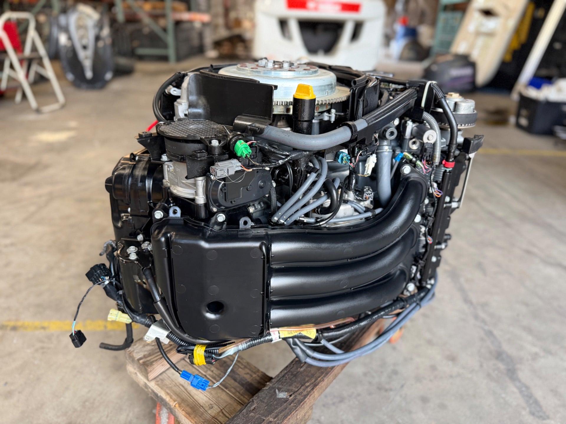 2014 Yamaha F300 300 HP 4.2L Outboard Powerhead W/ 1267 Hours