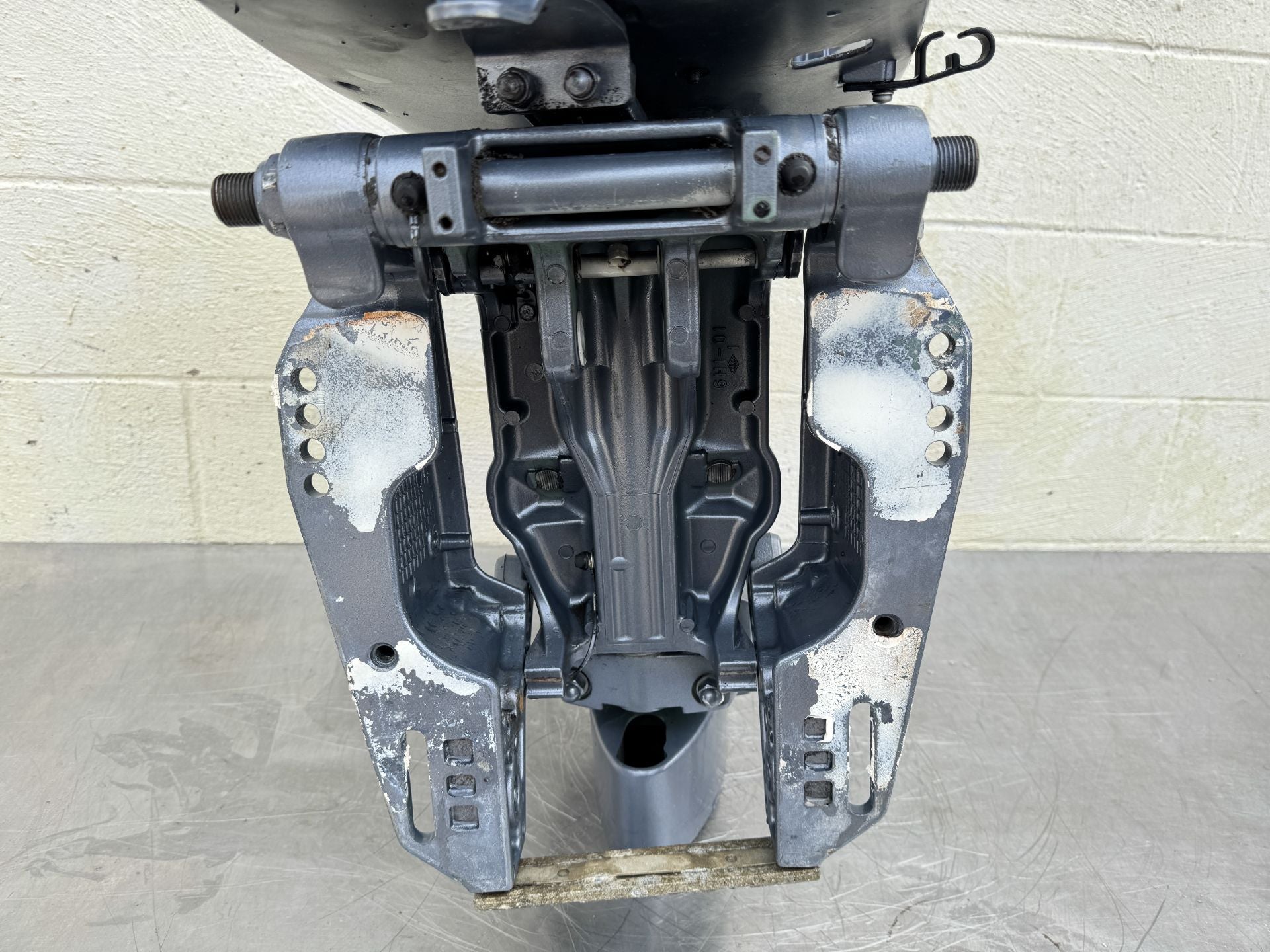 2006 Yamaha 90 HP 2 Stroke Outboard Complete Midsection & Swivel Bracket 20"