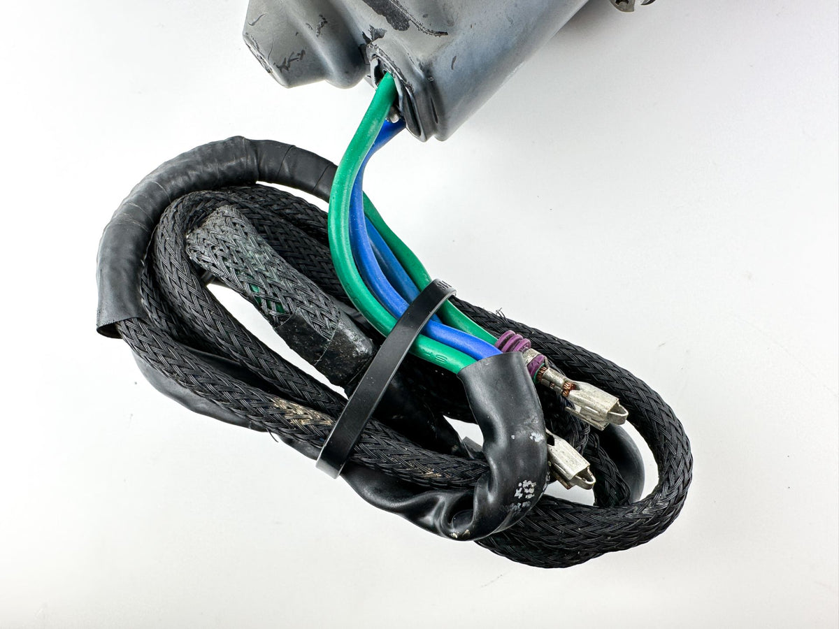 2005 Evinrude 200 HP 2 Stroke Outboard Power Trim Tilt Unit 5005115 OEM