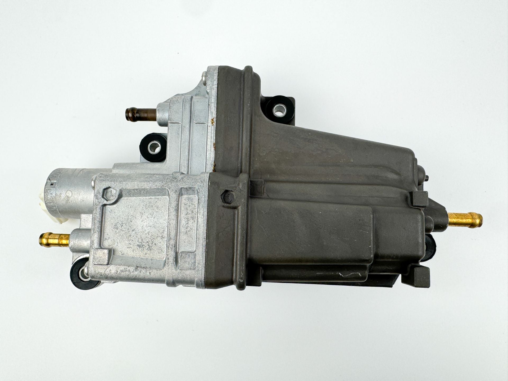 2005 Suzuki 60 HP 4 Stroke Outboard Vapor Separator Tank VST 15600-99E24 OEM