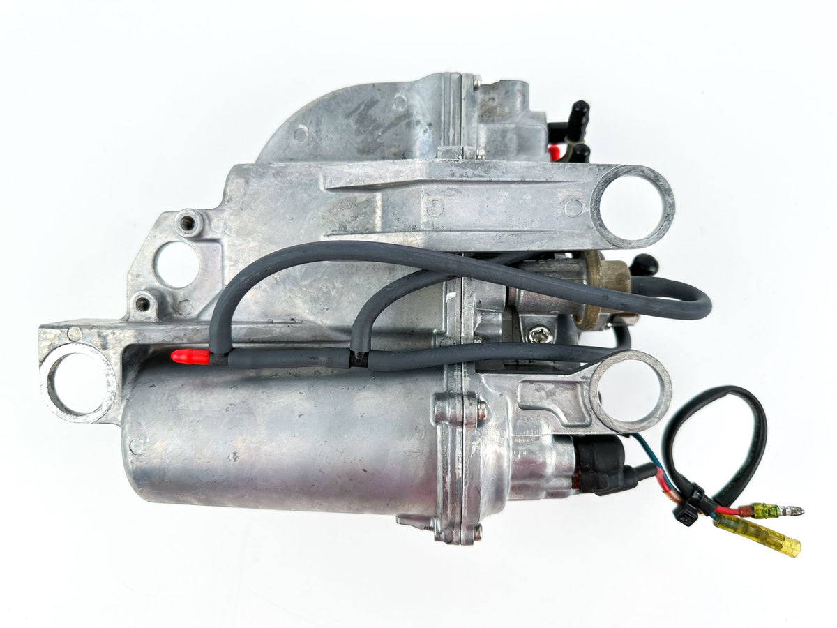 2004 Yamaha 150 HP 2 Stroke Outboard VST Float Chamber Assembly 68F-14182-01-00 OEM