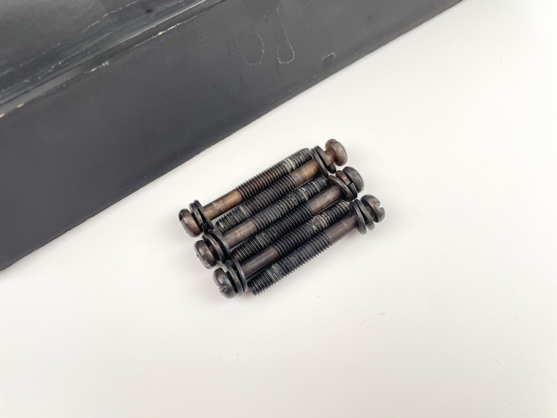 2000 Yamaha 250 HP 2 Stroke Outboard Intake Air Silencer Assembly 65L-14440-00-00 OEM