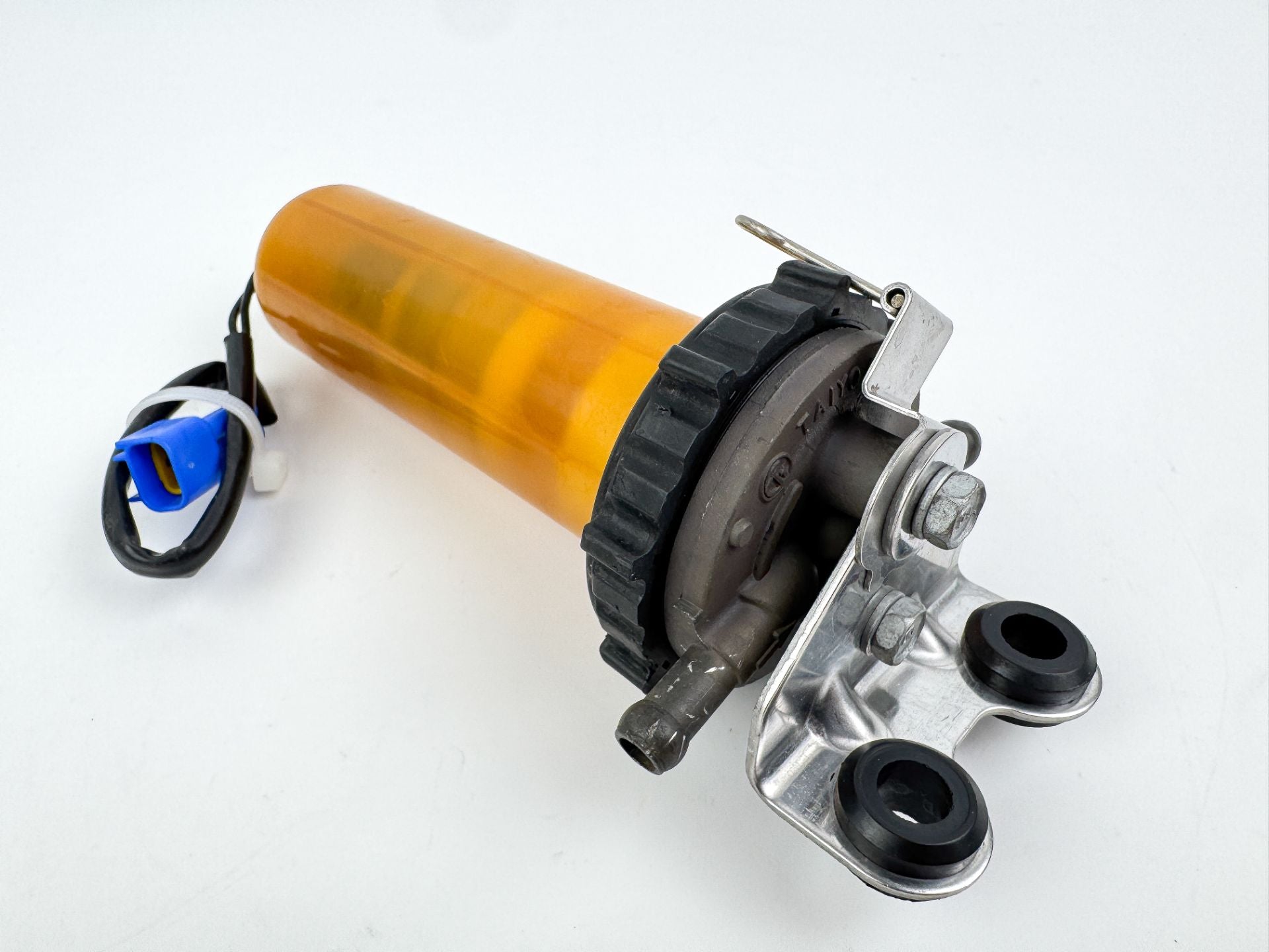2004 Yamaha 250 HP 2 Stroke Outboard Fuel Filter Assembly 68F-24560-00-00