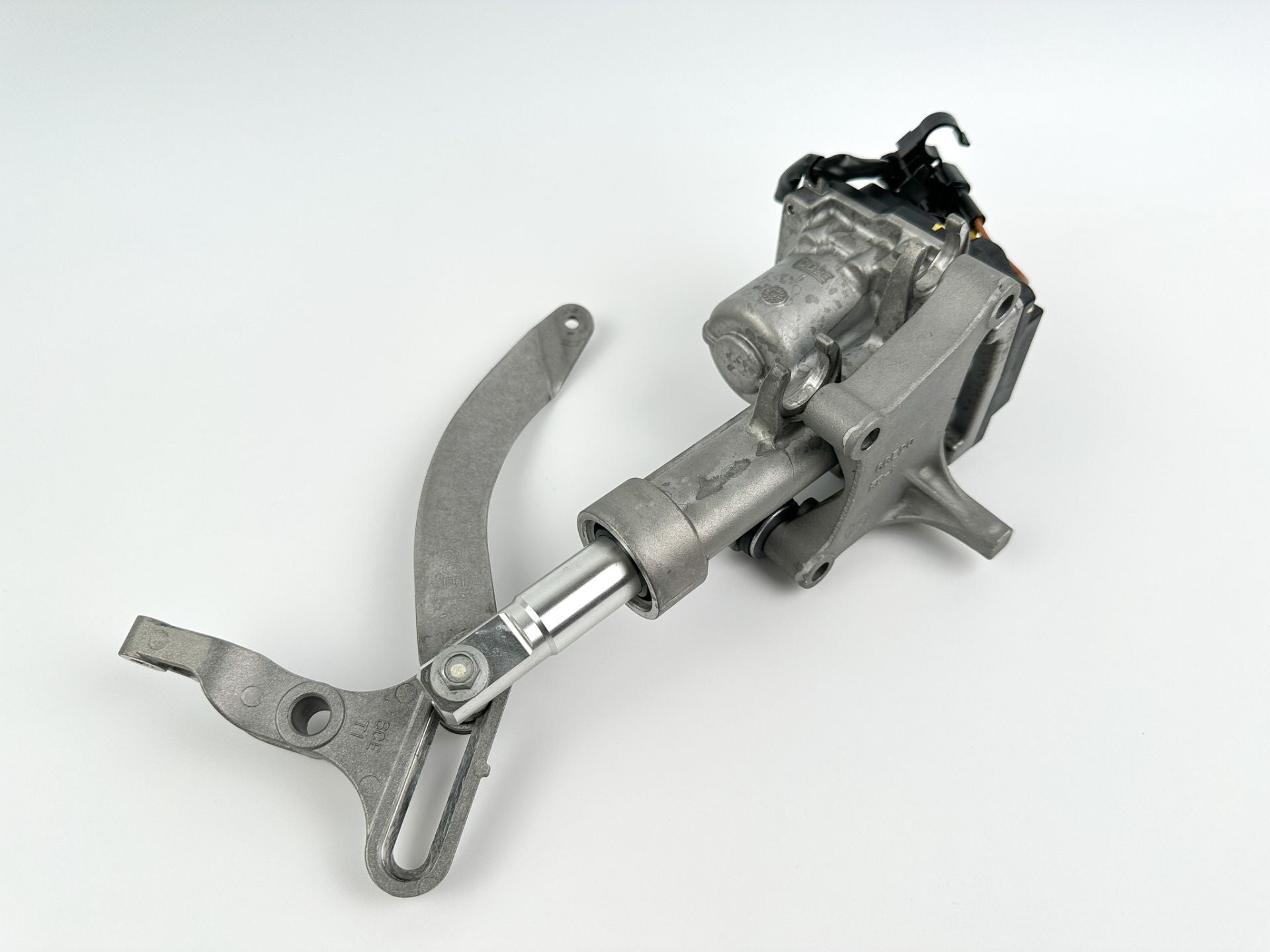 2019 Yamaha 250 HP 4 Stroke Outboard Shift Actuator 6DV-4820A-00-00 OEM