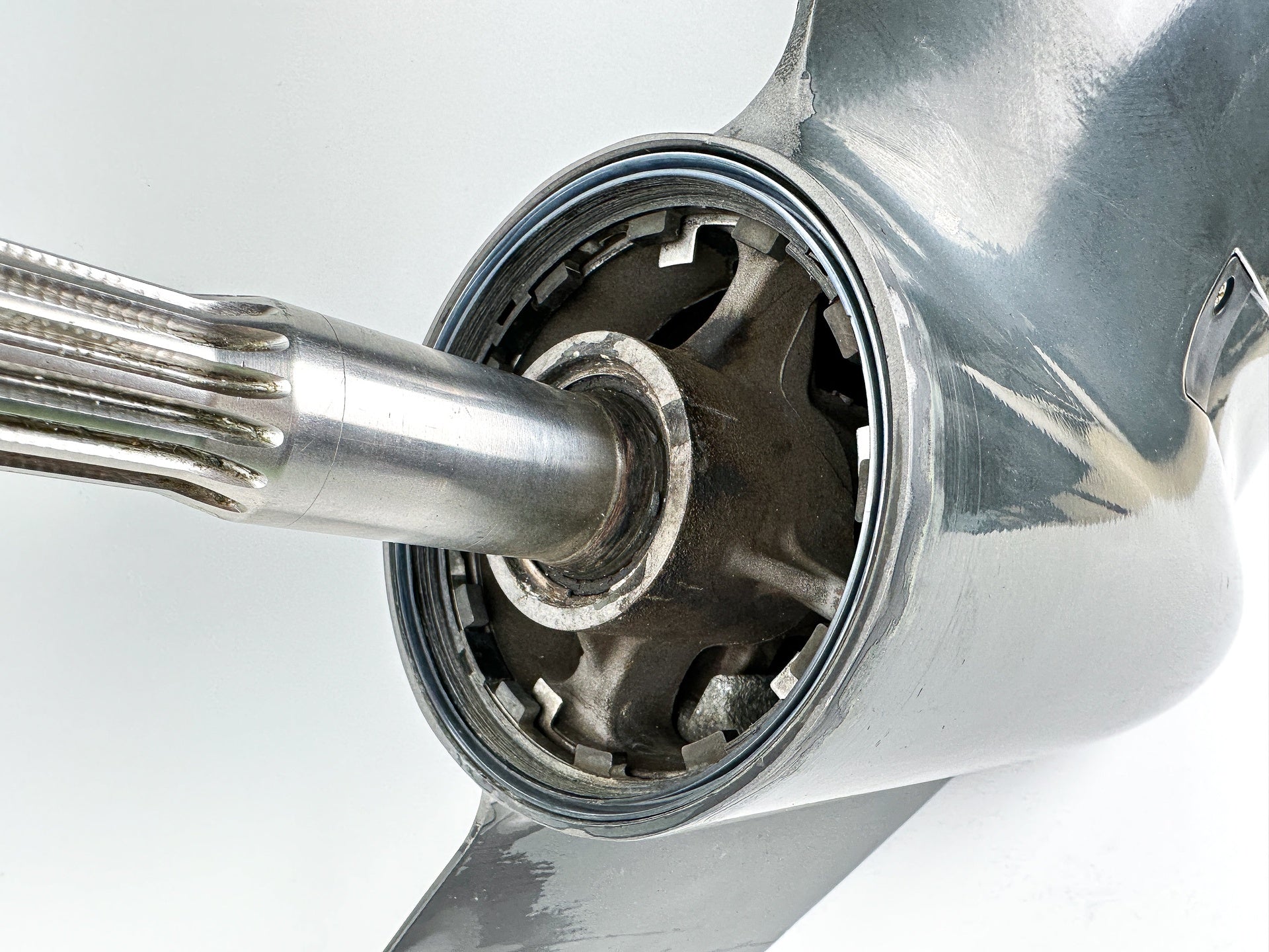 Evinrude Etec G2 150 175 200HP 2.7L Lower Unit Gear Case 5011636 SLX 2:16:1